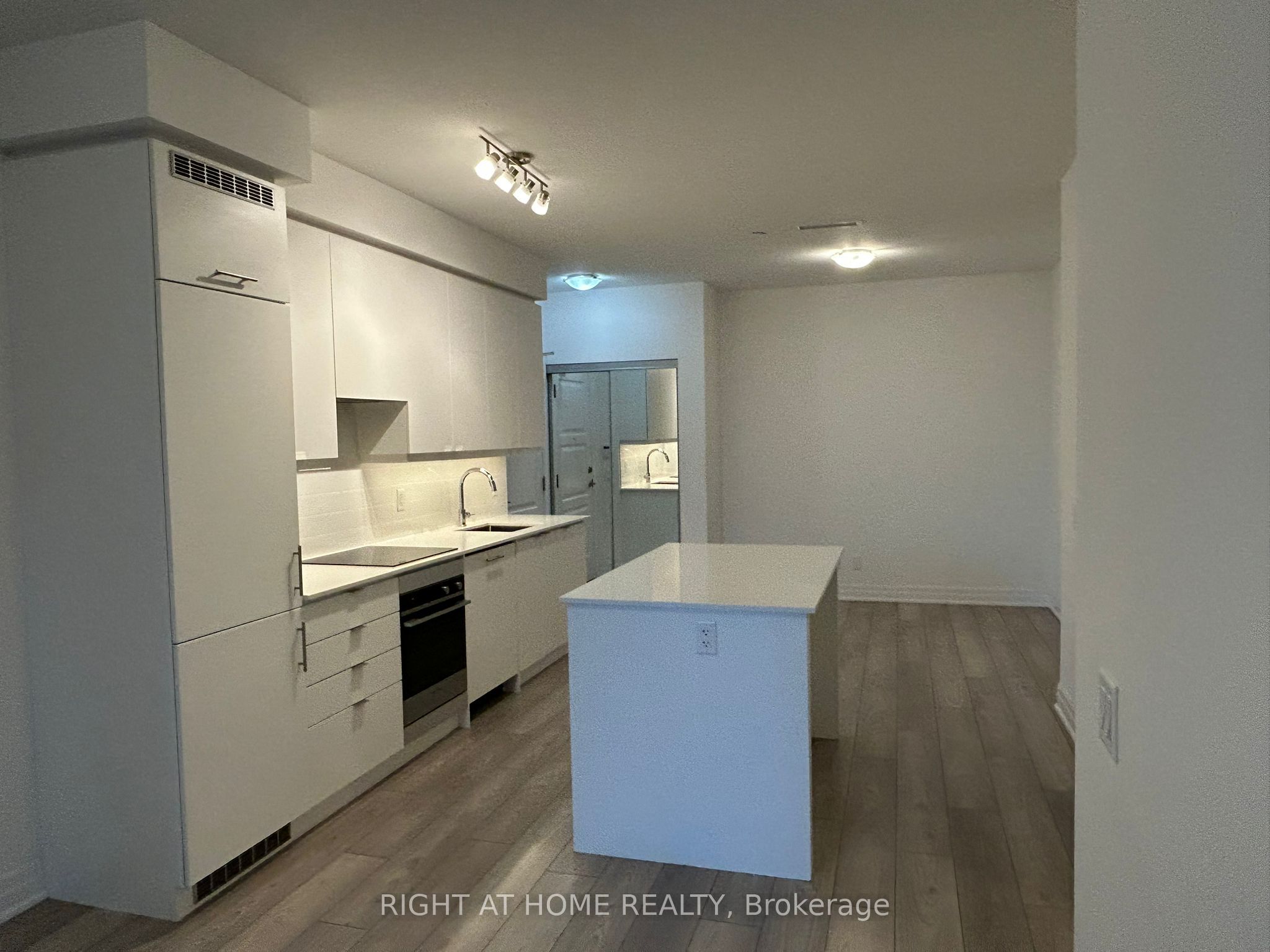 36 Elm Drive 202 Property Photo 10