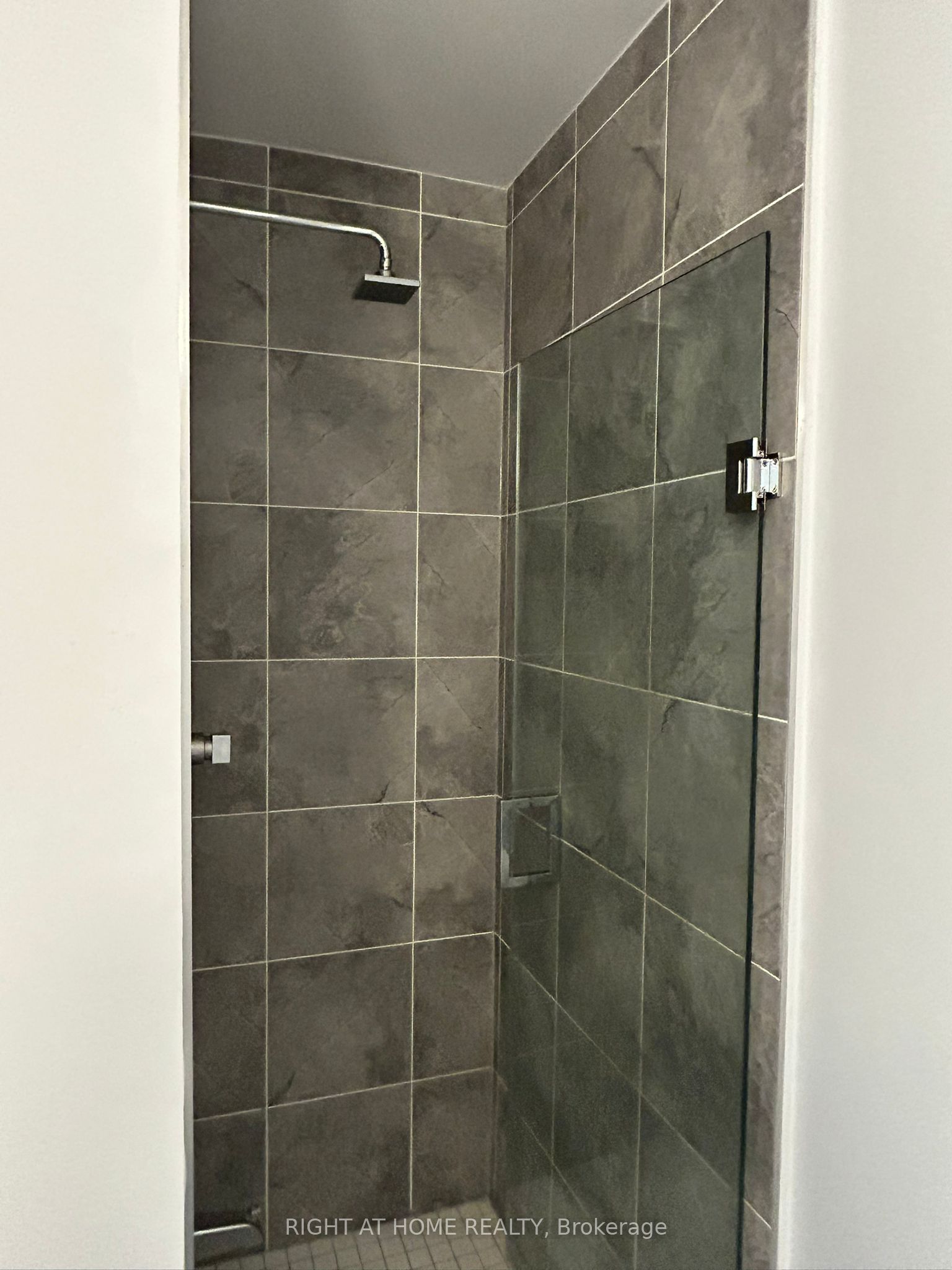 36 Elm Drive 202 Property Photo 15