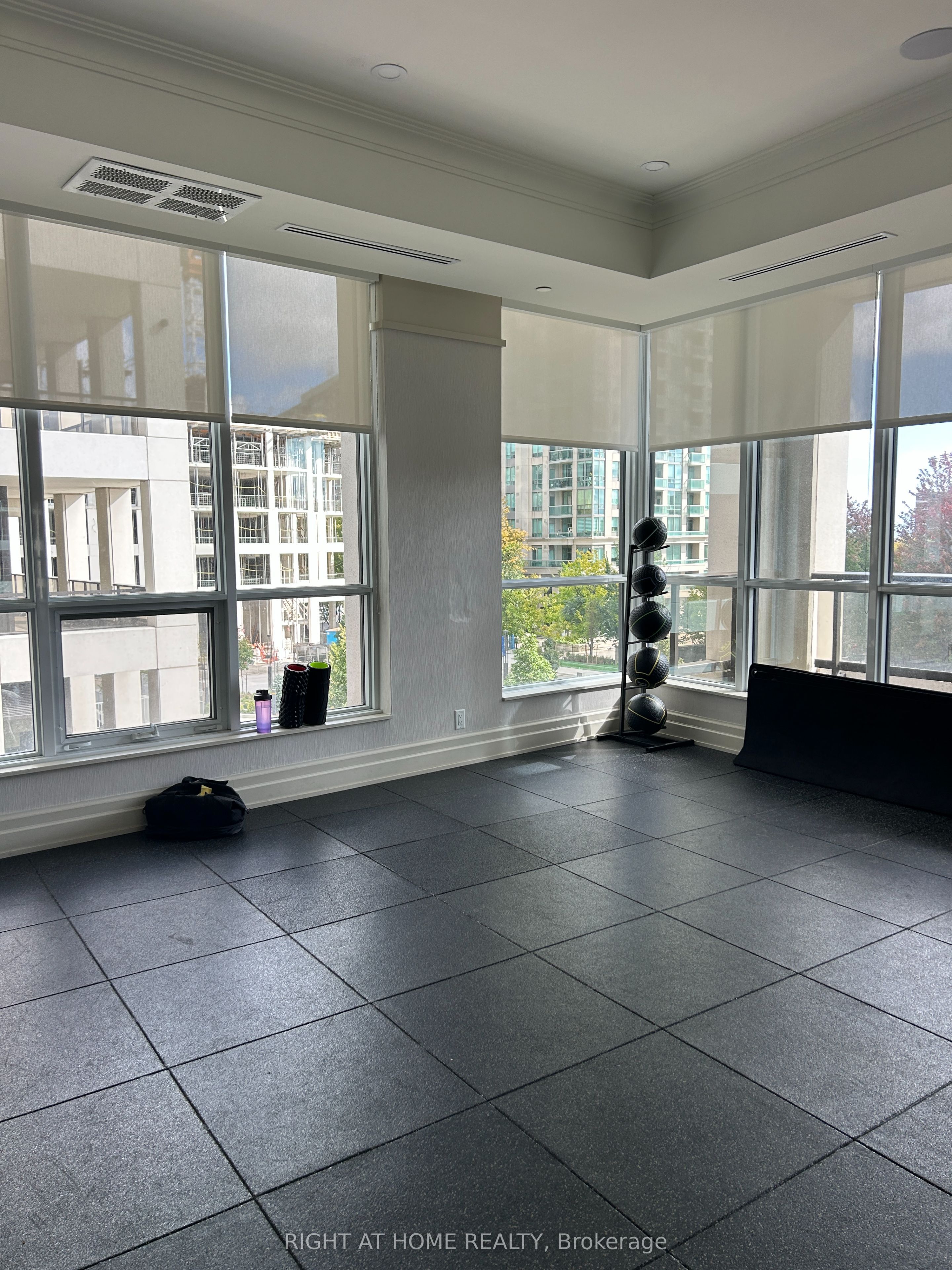 36 Elm Drive 202 Property Photo 23