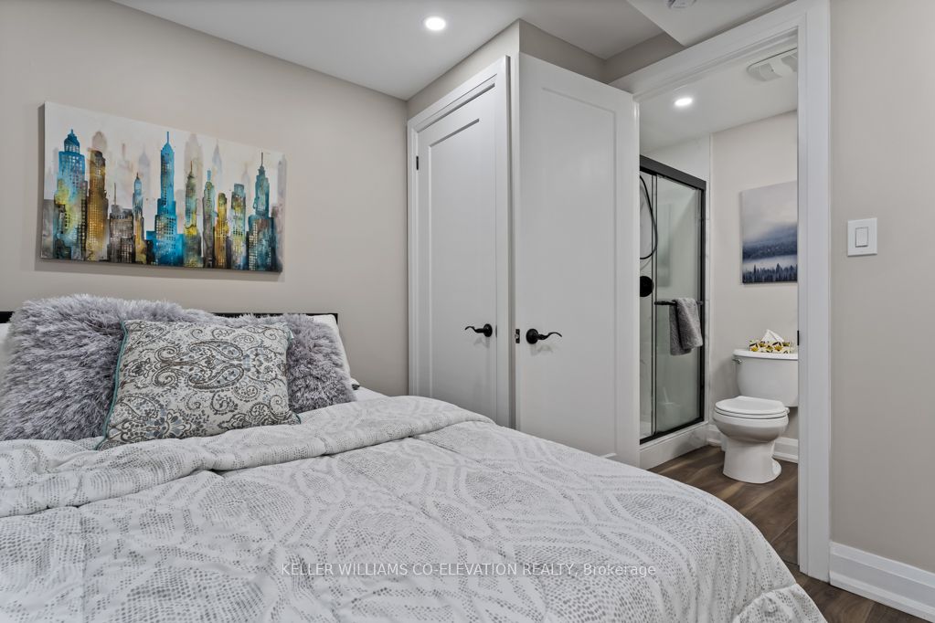 1555 Newlands Crescent Property Photo 9