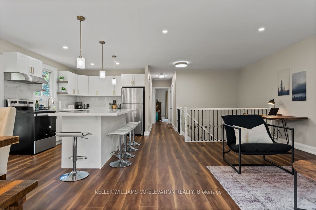 1555 Newlands Crescent Property Photo 11