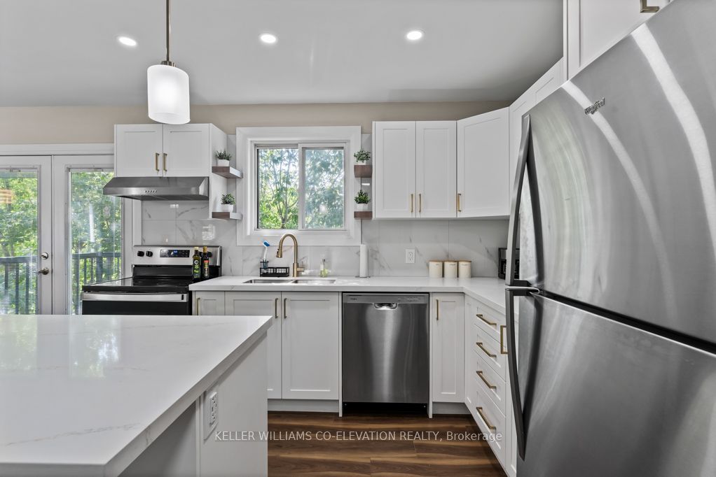 1555 Newlands Crescent Property Photo 15