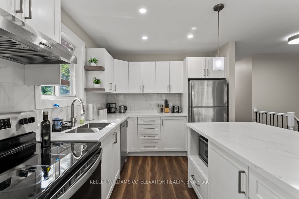 1555 Newlands Crescent Property Photo 19