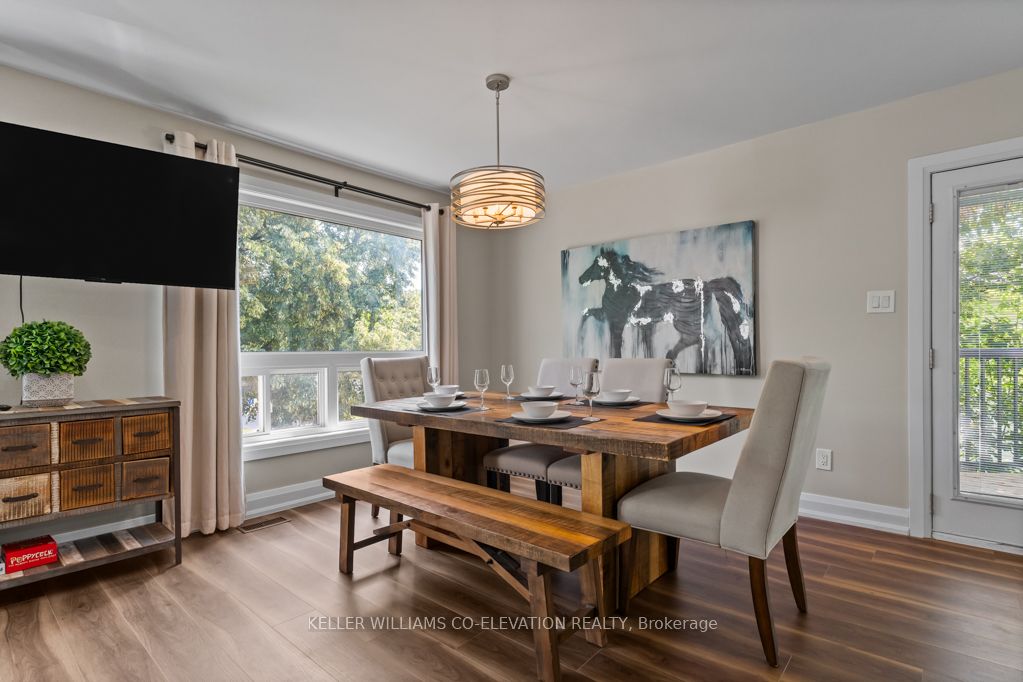 1555 Newlands Crescent Property Photo 22