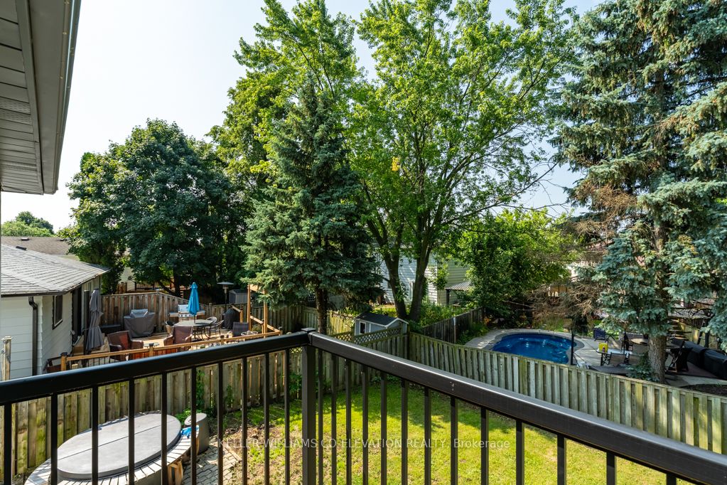 1555 Newlands Crescent Property Photo 23