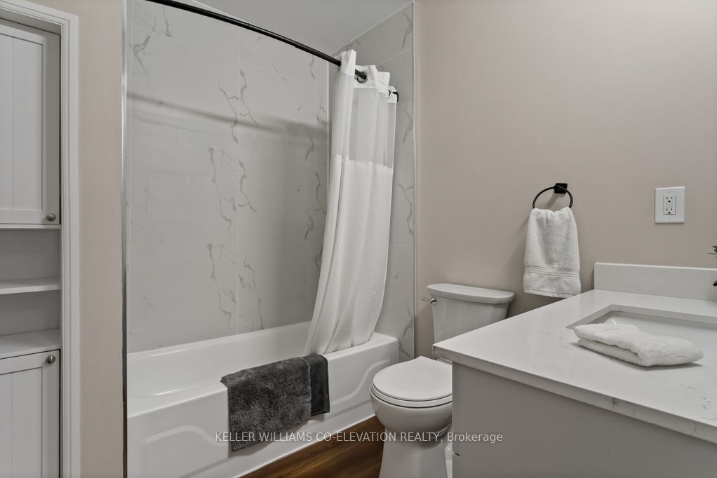 1555 Newlands Crescent Property Photo 25