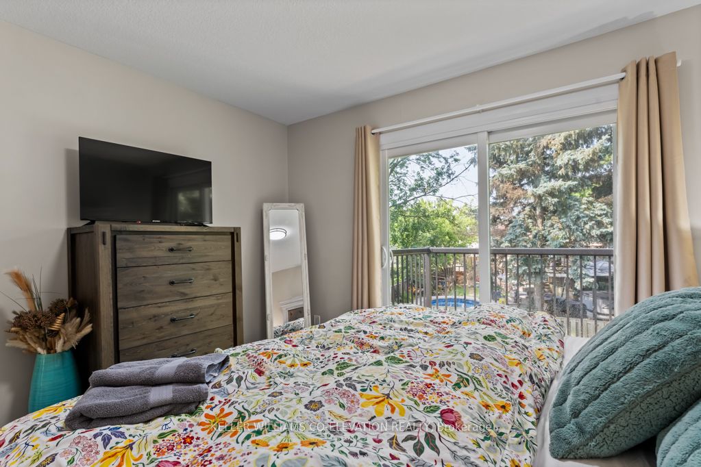 1555 Newlands Crescent Property Photo 29