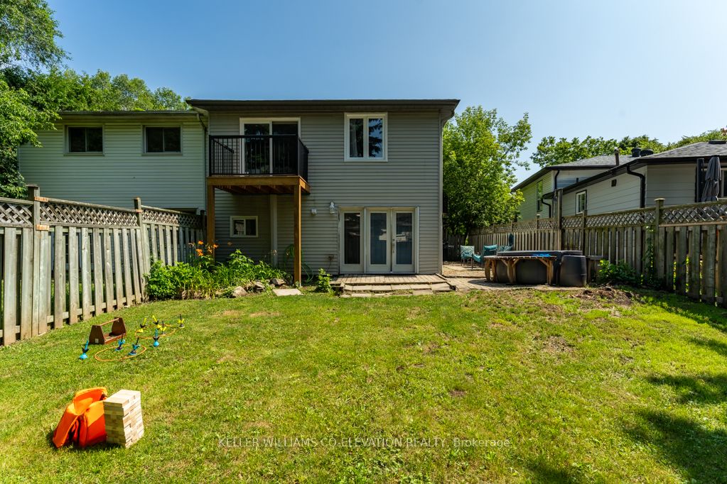 1555 Newlands Crescent Property Photo 43