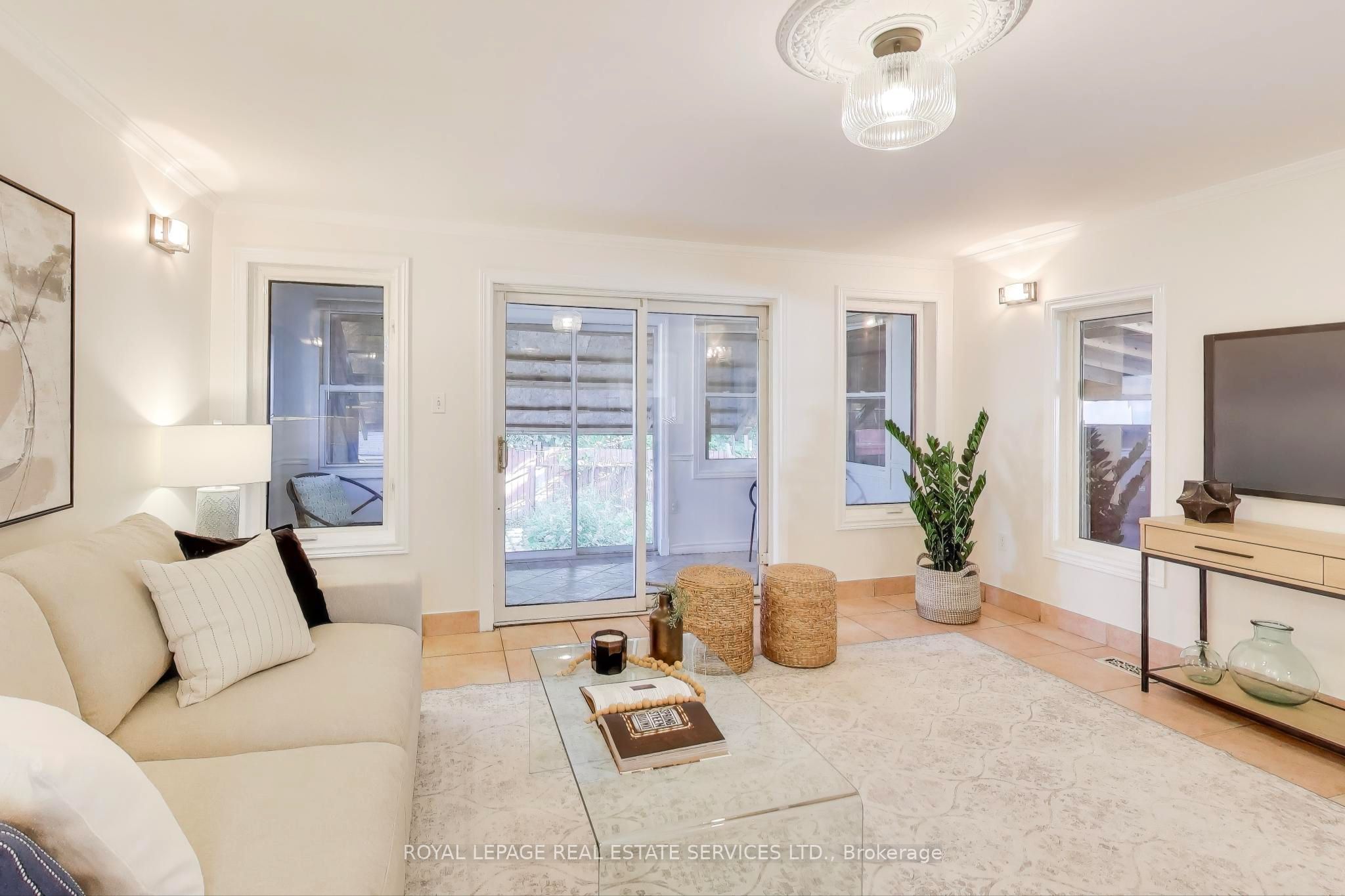 135 Giltspur Drive Property Photo 15