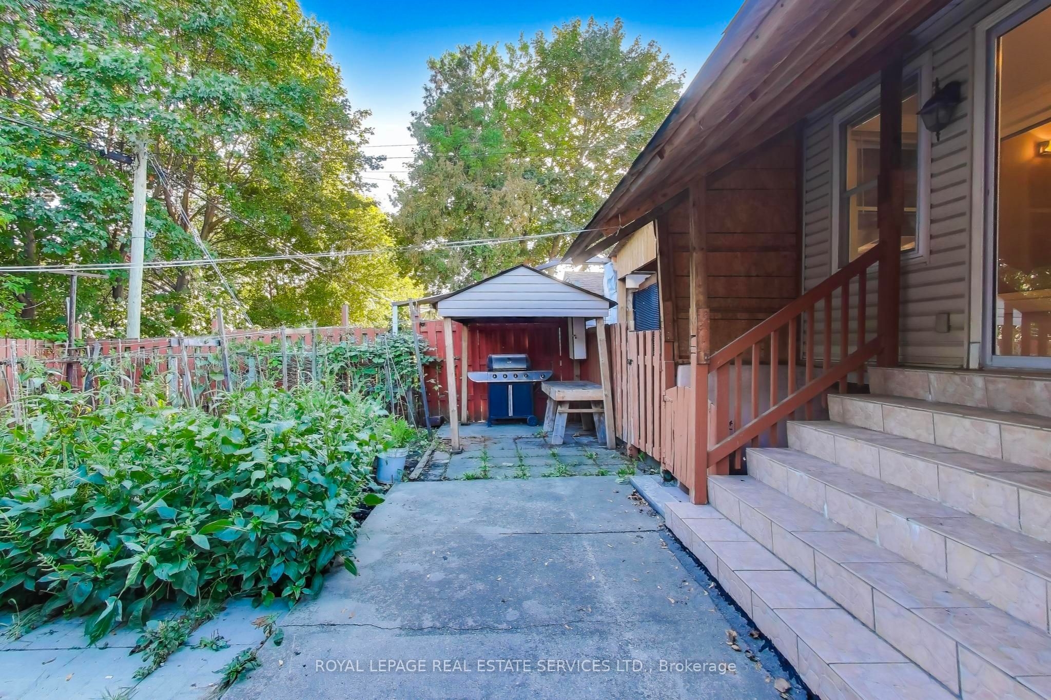 135 Giltspur Drive Property Photo 39