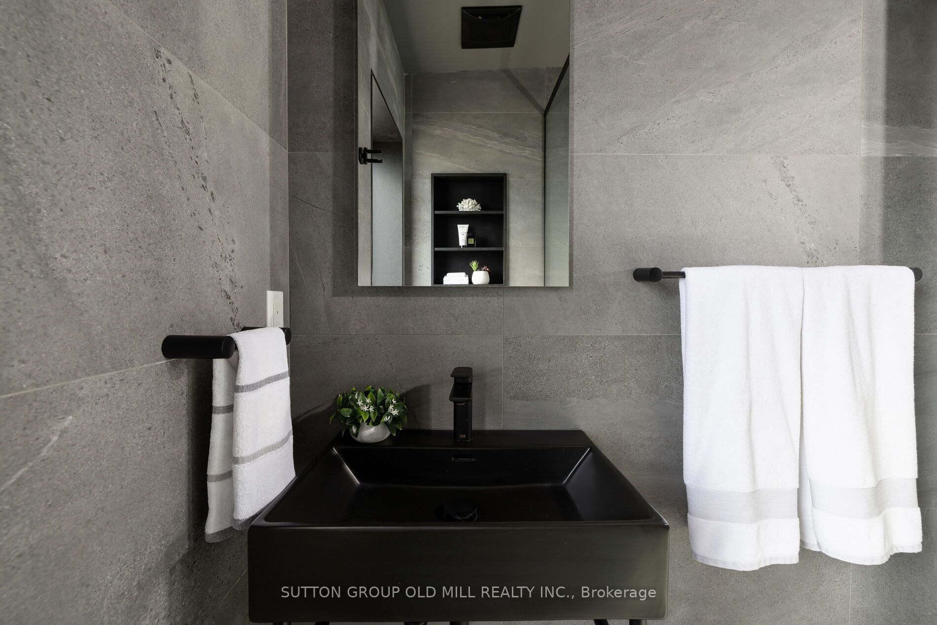 69 Peterborough Avenue Property Photo 3