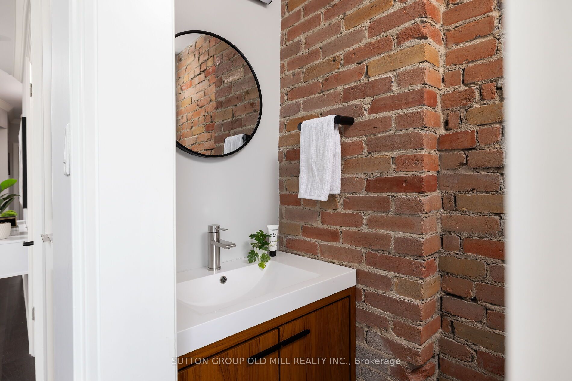 69 Peterborough Avenue Property Photo 32