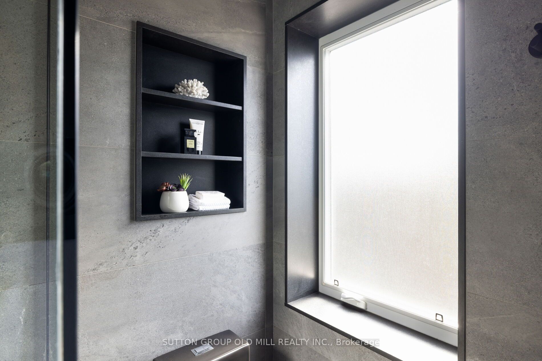 69 Peterborough Avenue Property Photo 41