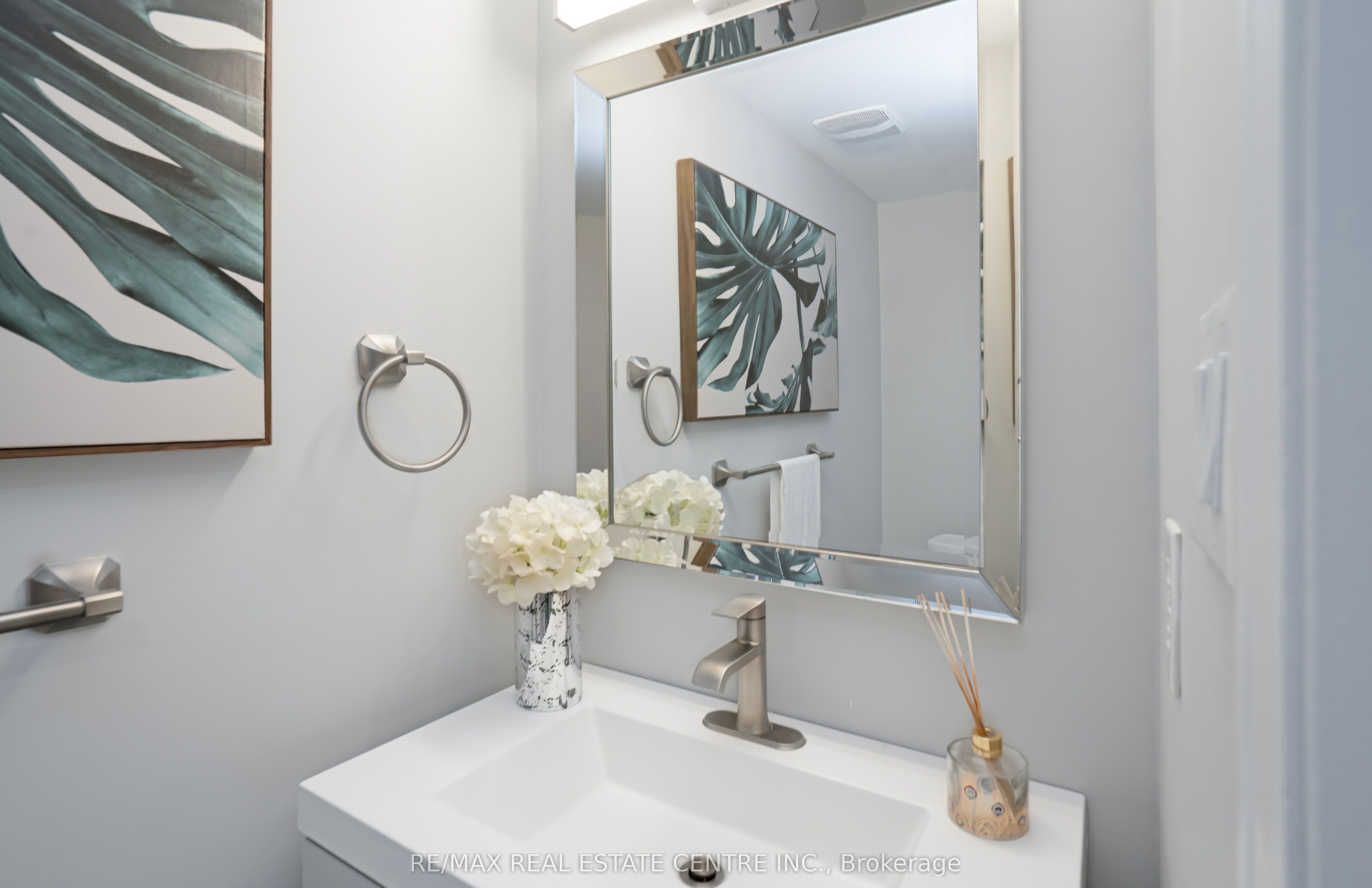 5255 Palmetto Place 165 Property Photo 6