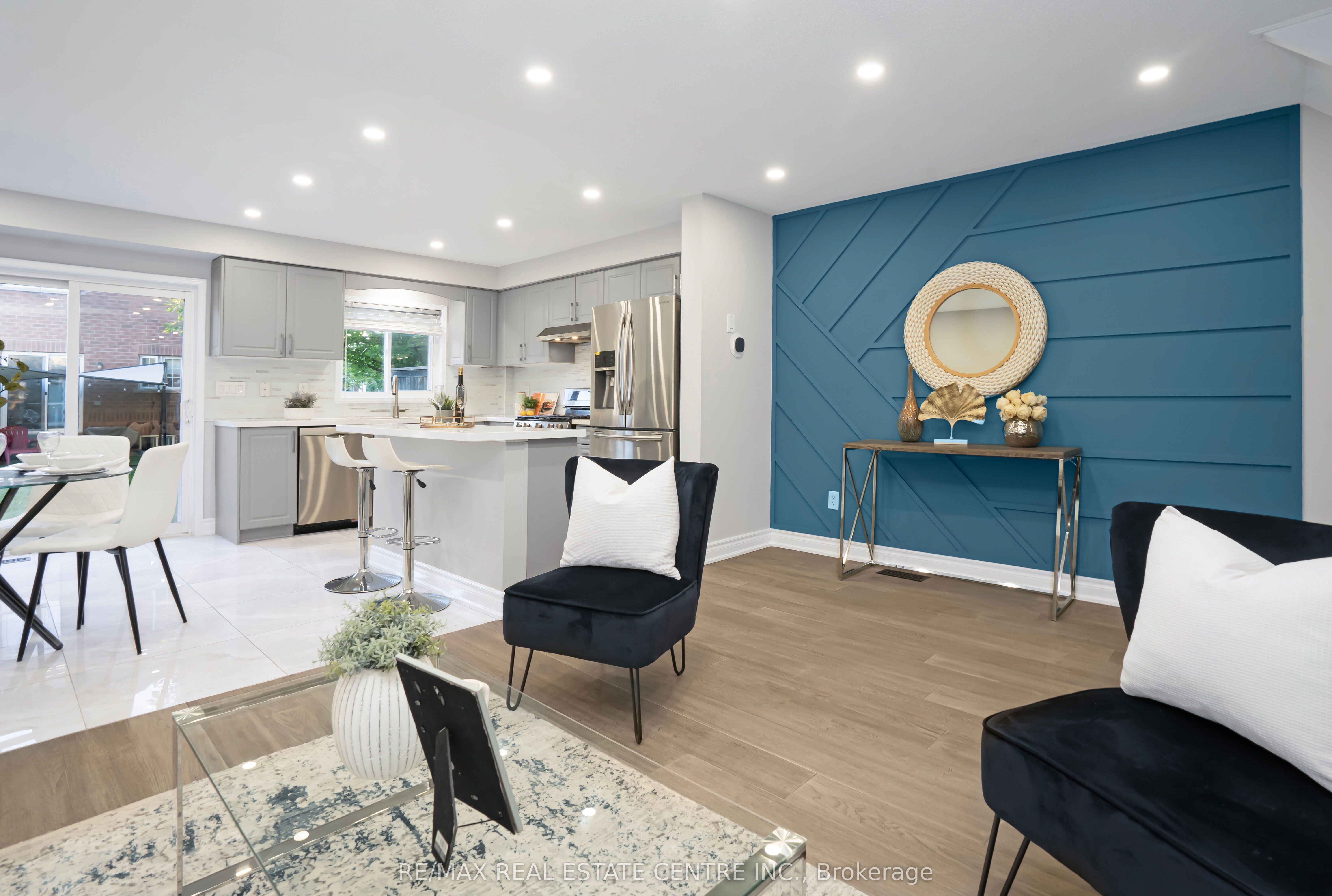 5255 Palmetto Place 165 Property Photo 8