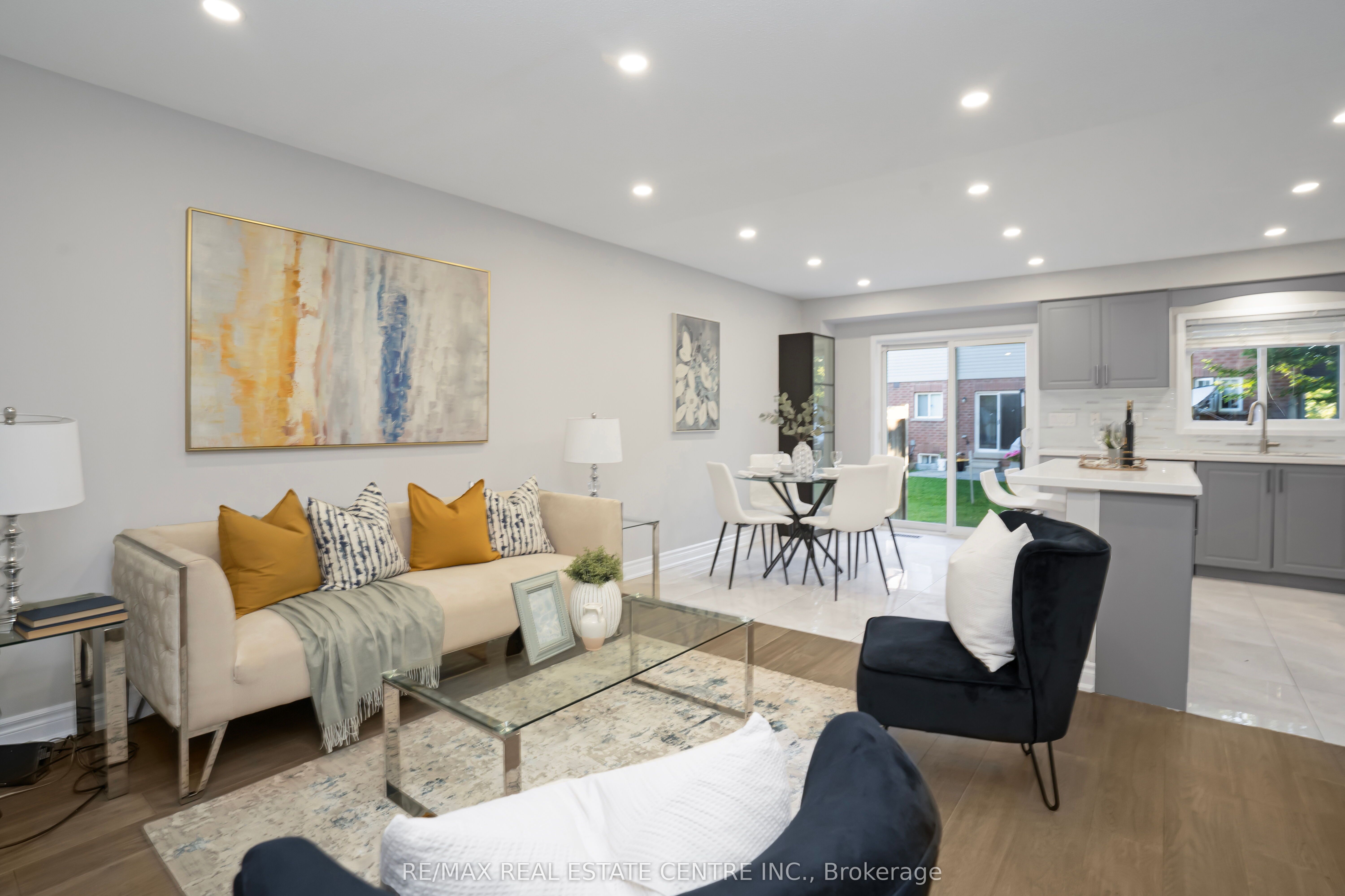 5255 Palmetto Place 165 Property Photo 9