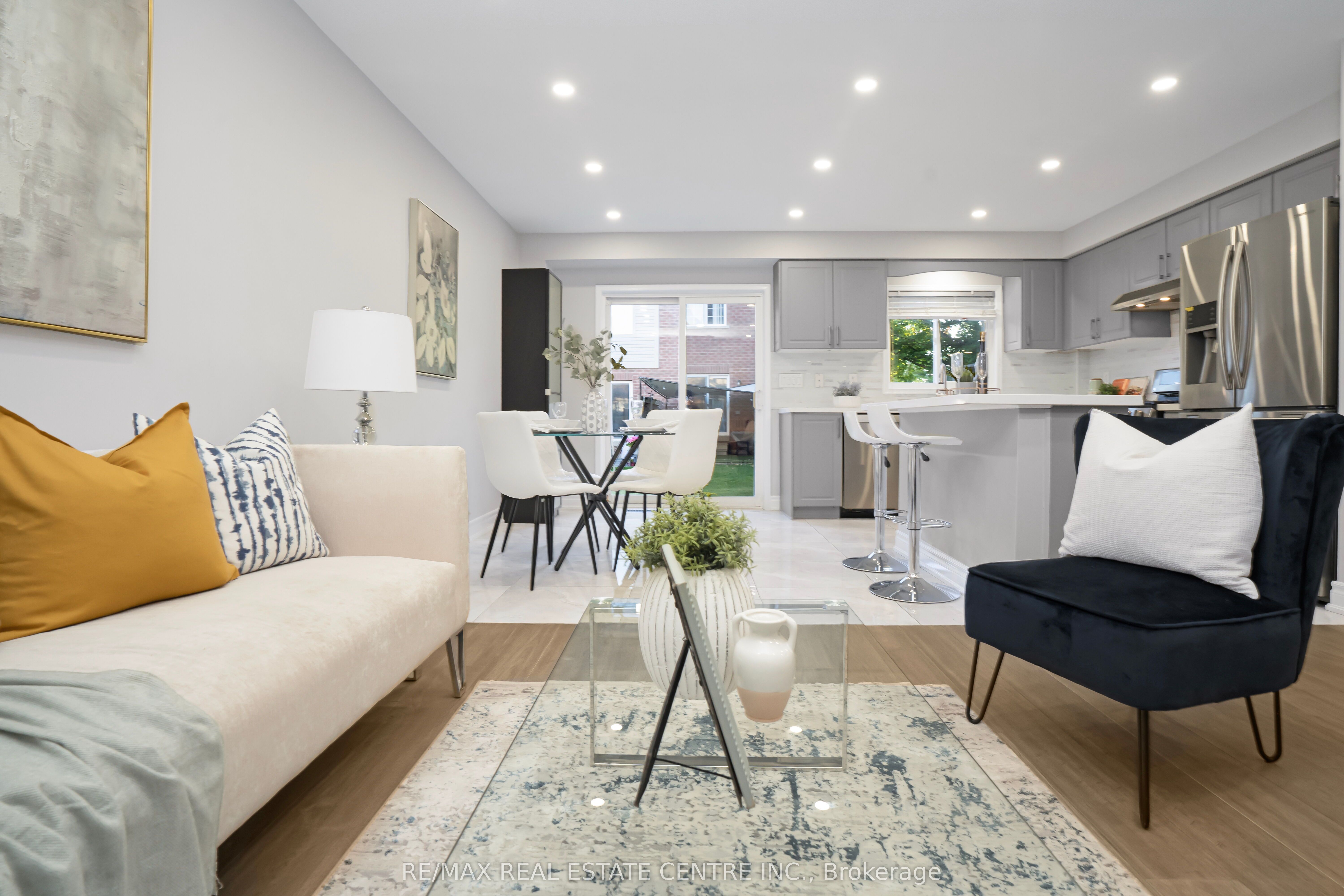 5255 Palmetto Place 165 Property Photo 12