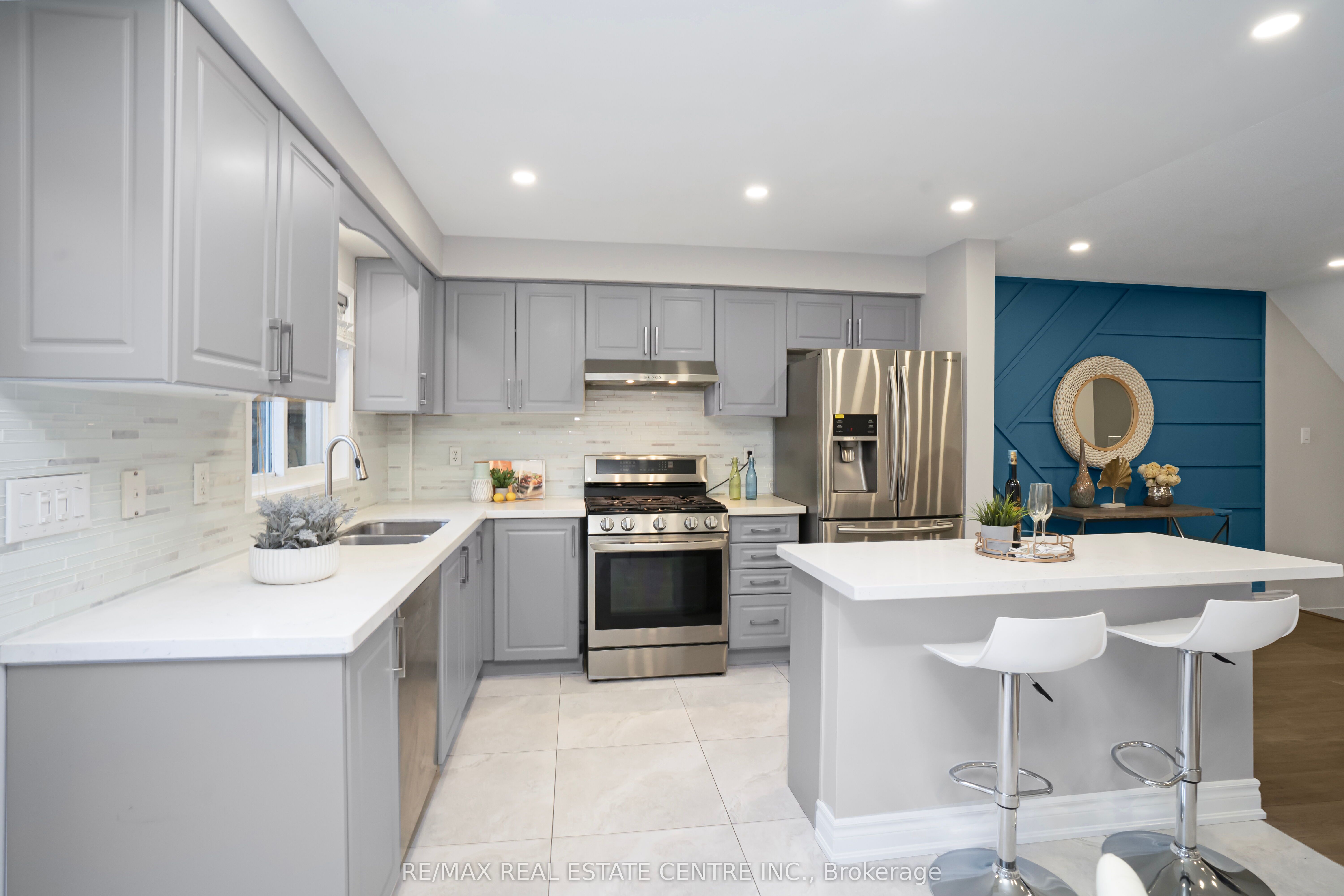 5255 Palmetto Place 165 Property Photo 13