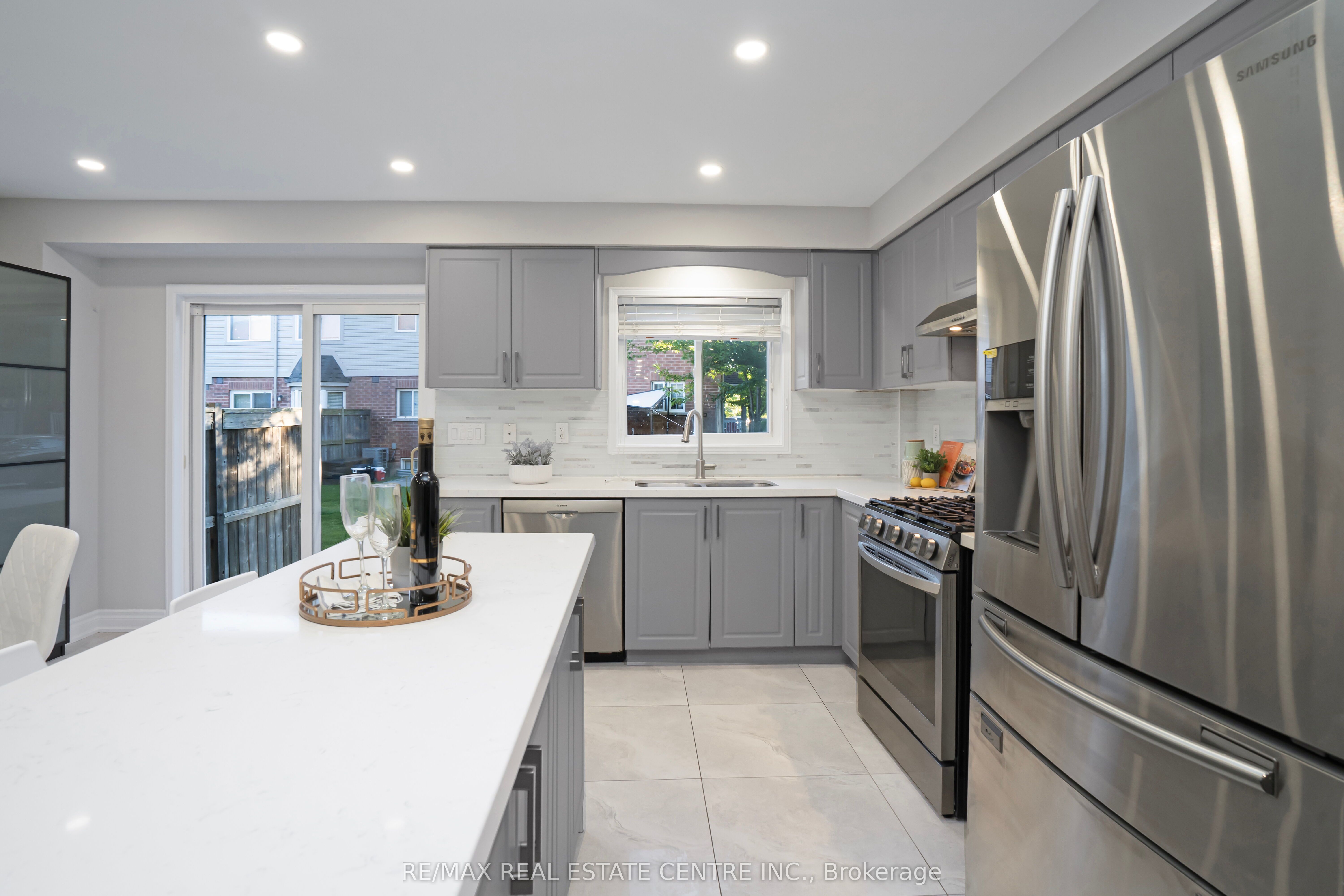 5255 Palmetto Place 165 Property Photo 17