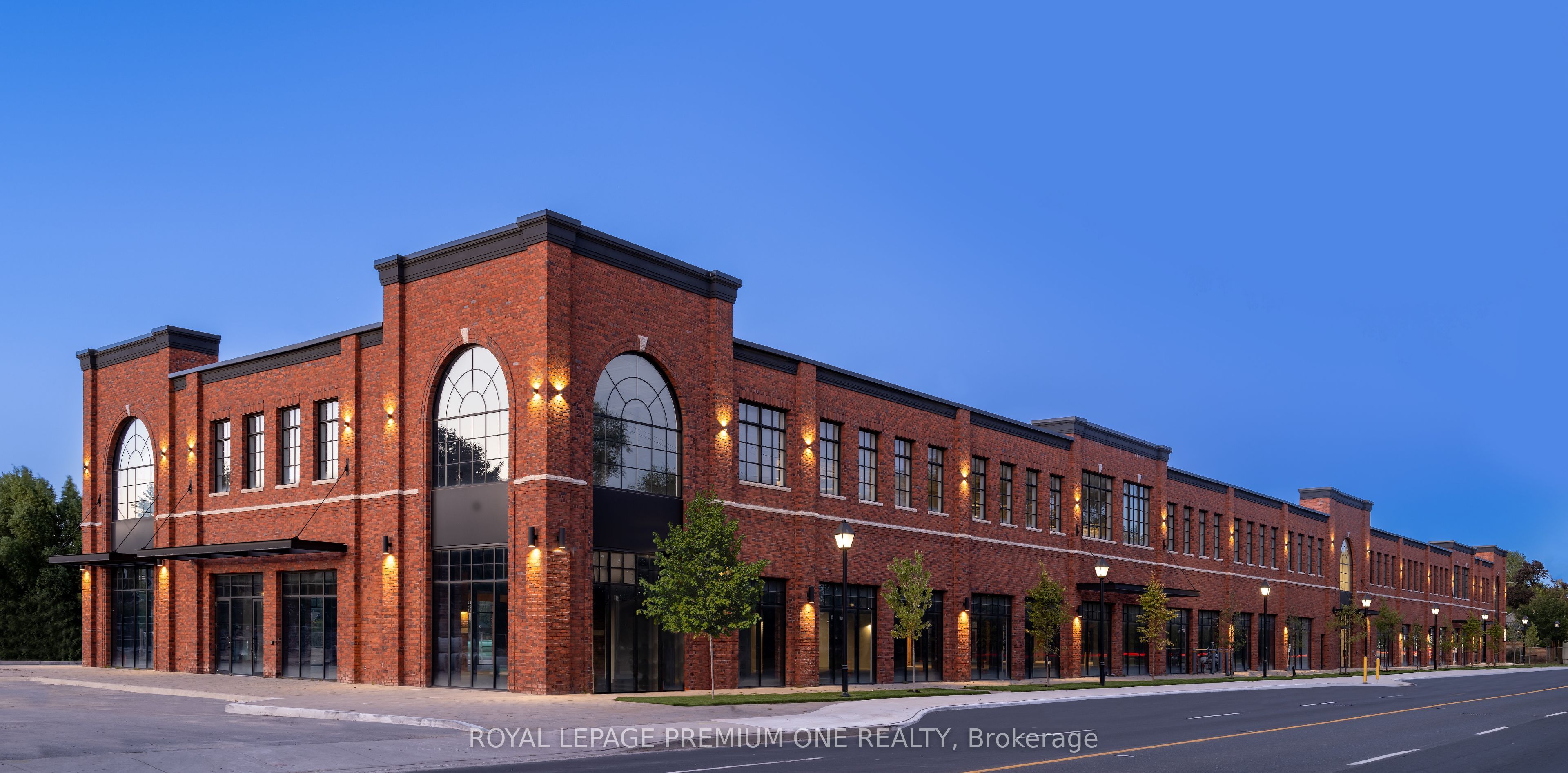 2650 St Clair Avenue W Picture