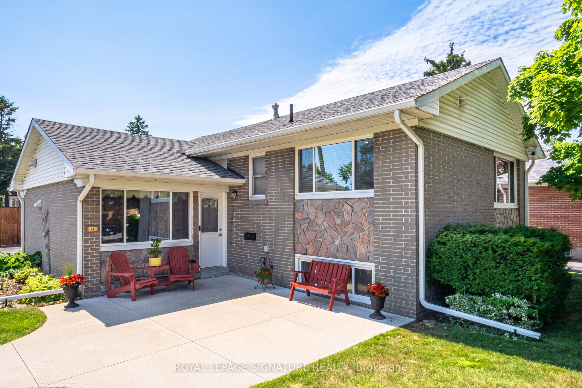 24 Lesbury Avenue Property Photo 1