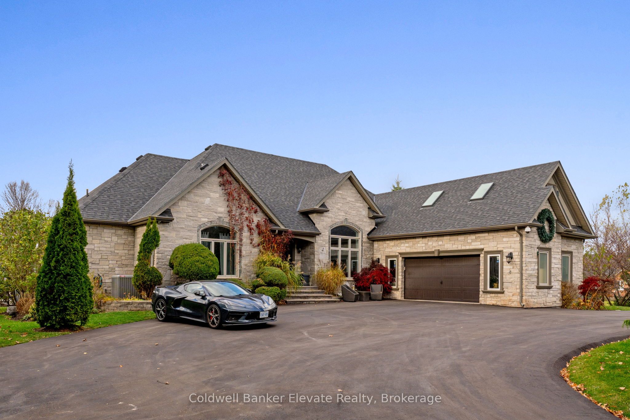 4 Abbitt Cres Property Photo 1