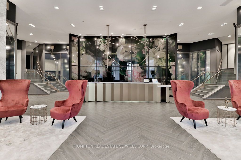 405 Dundas Street W 715 Property Photo 3