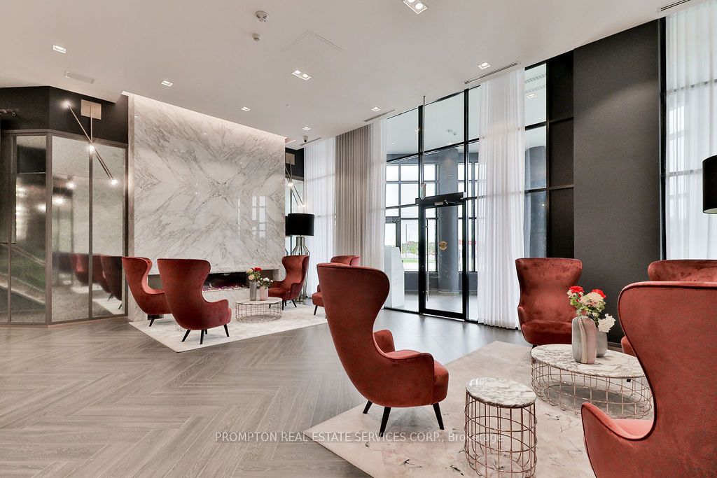 405 Dundas Street W 715 Property Photo 4