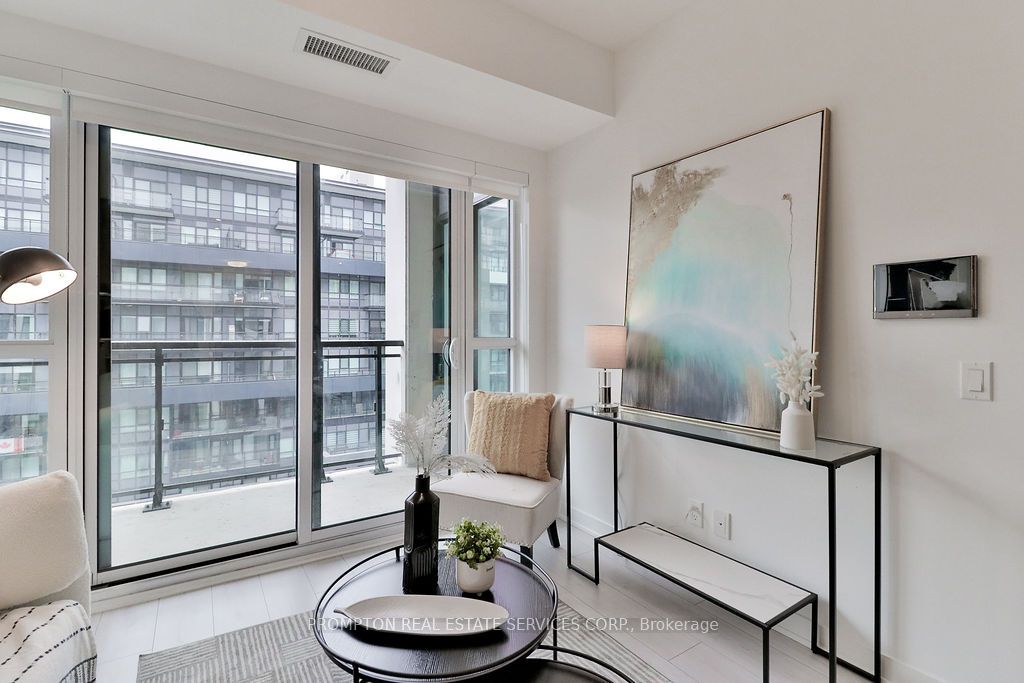 405 Dundas Street W 715 Property Photo 12