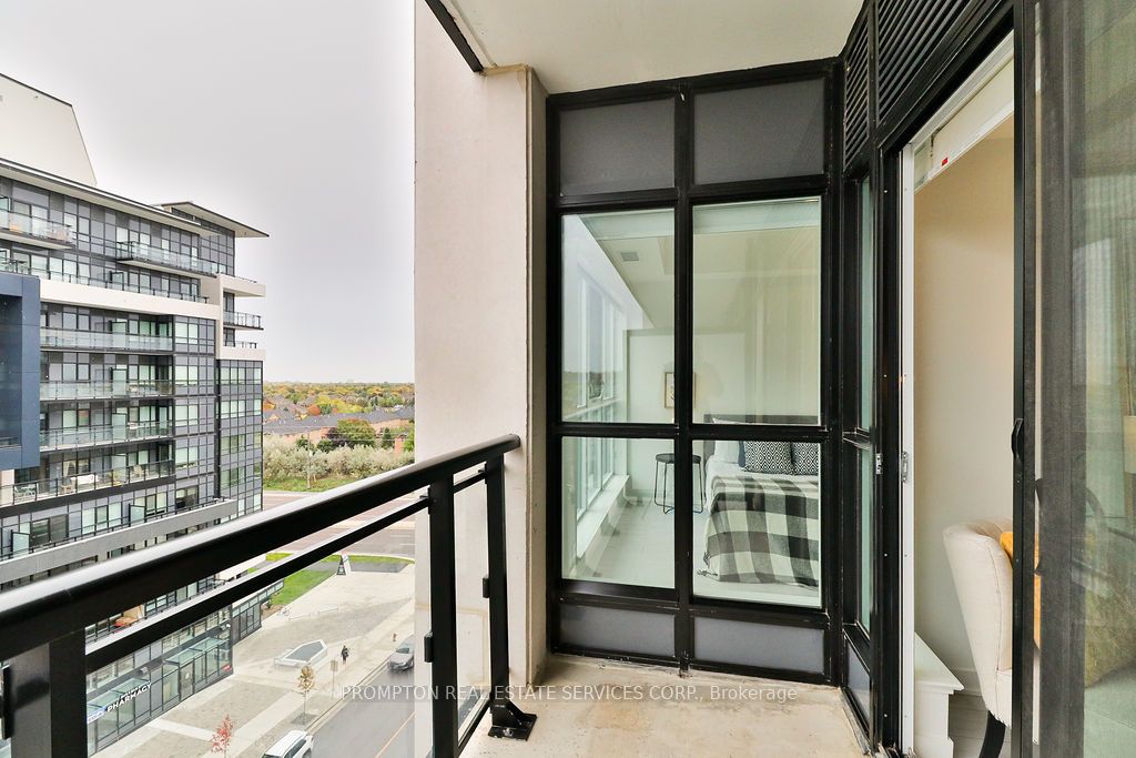 405 Dundas Street W 715 Property Photo 14