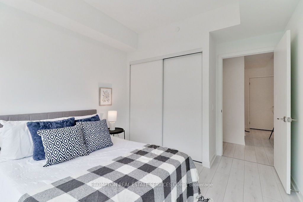 405 Dundas Street W 715 Property Photo 16