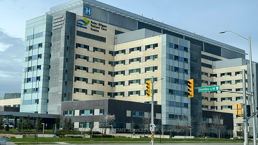 405 Dundas Street W 715 Property Photo 35