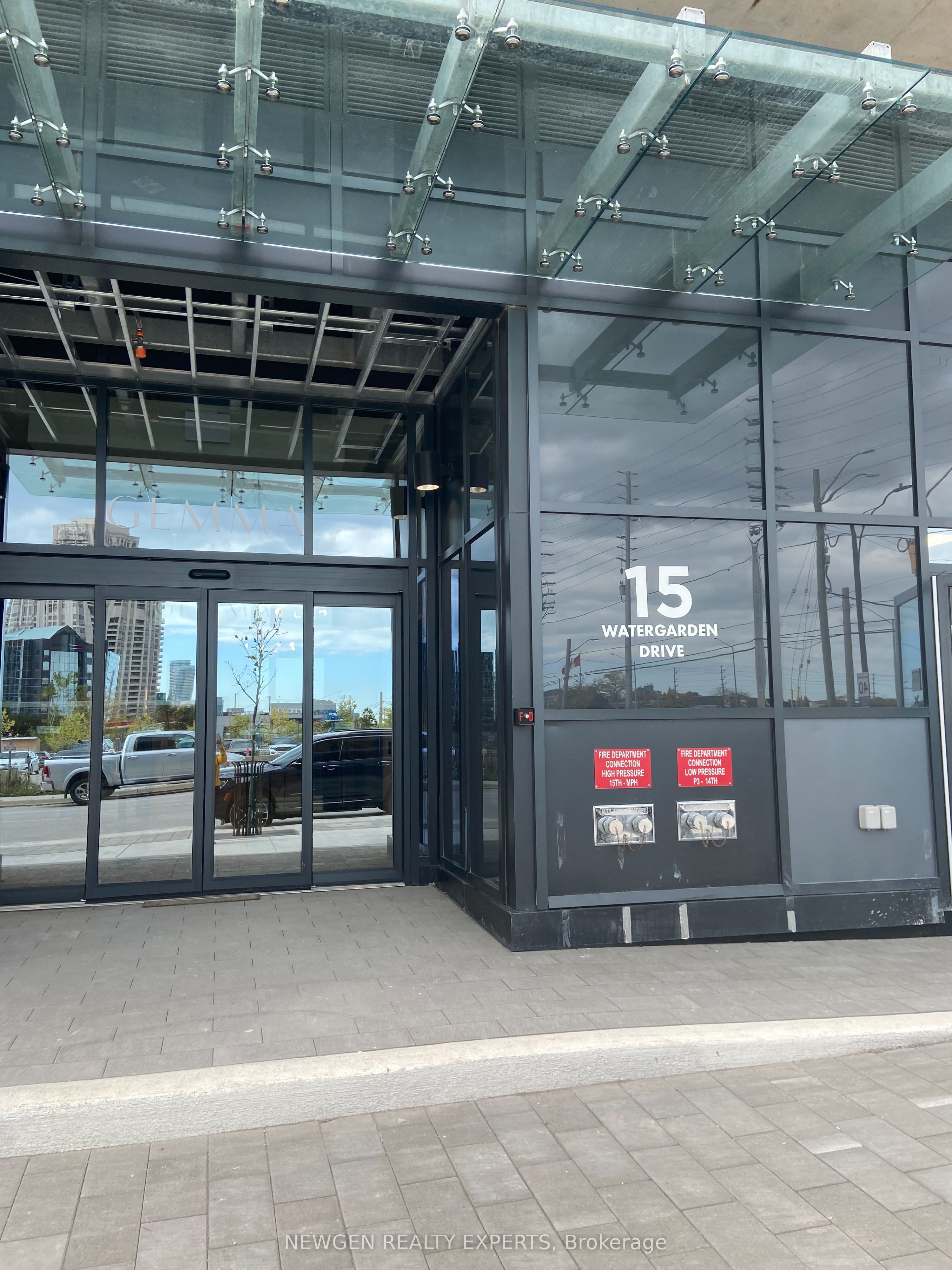 15 Watergarden Drive 2004 Property Photo 1