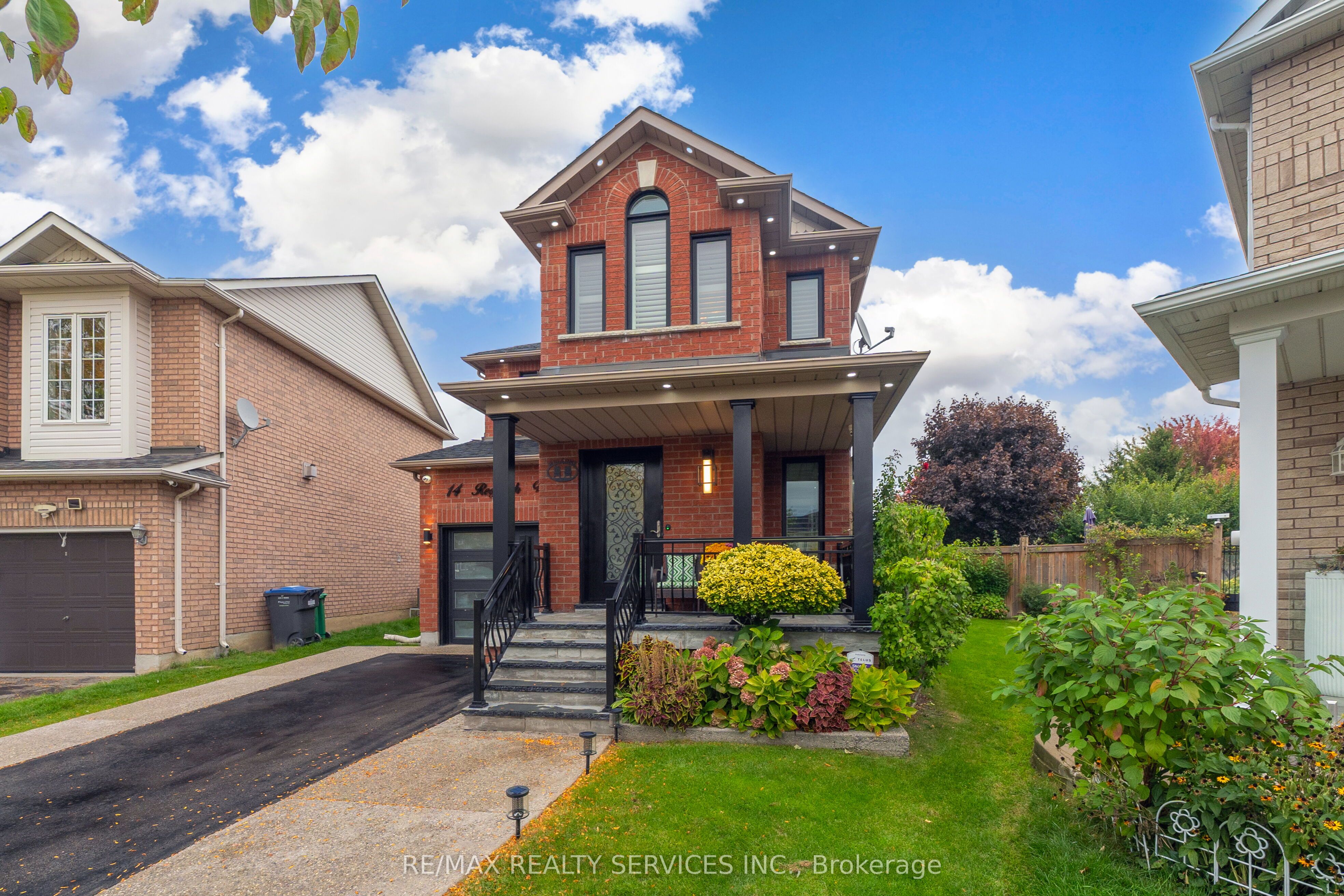 14 Redfinch Way Property Photo 2