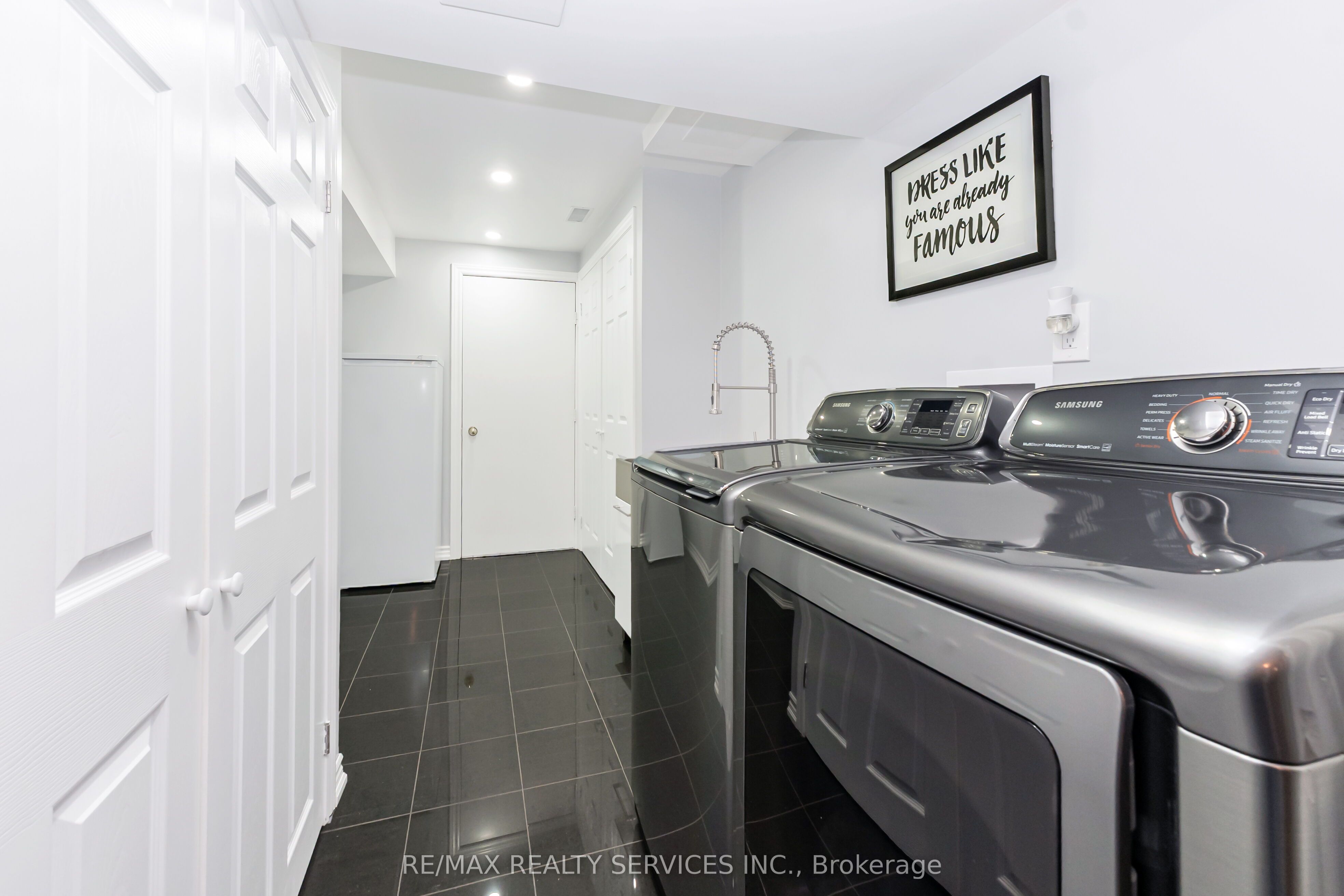 14 Redfinch Way Property Photo 31