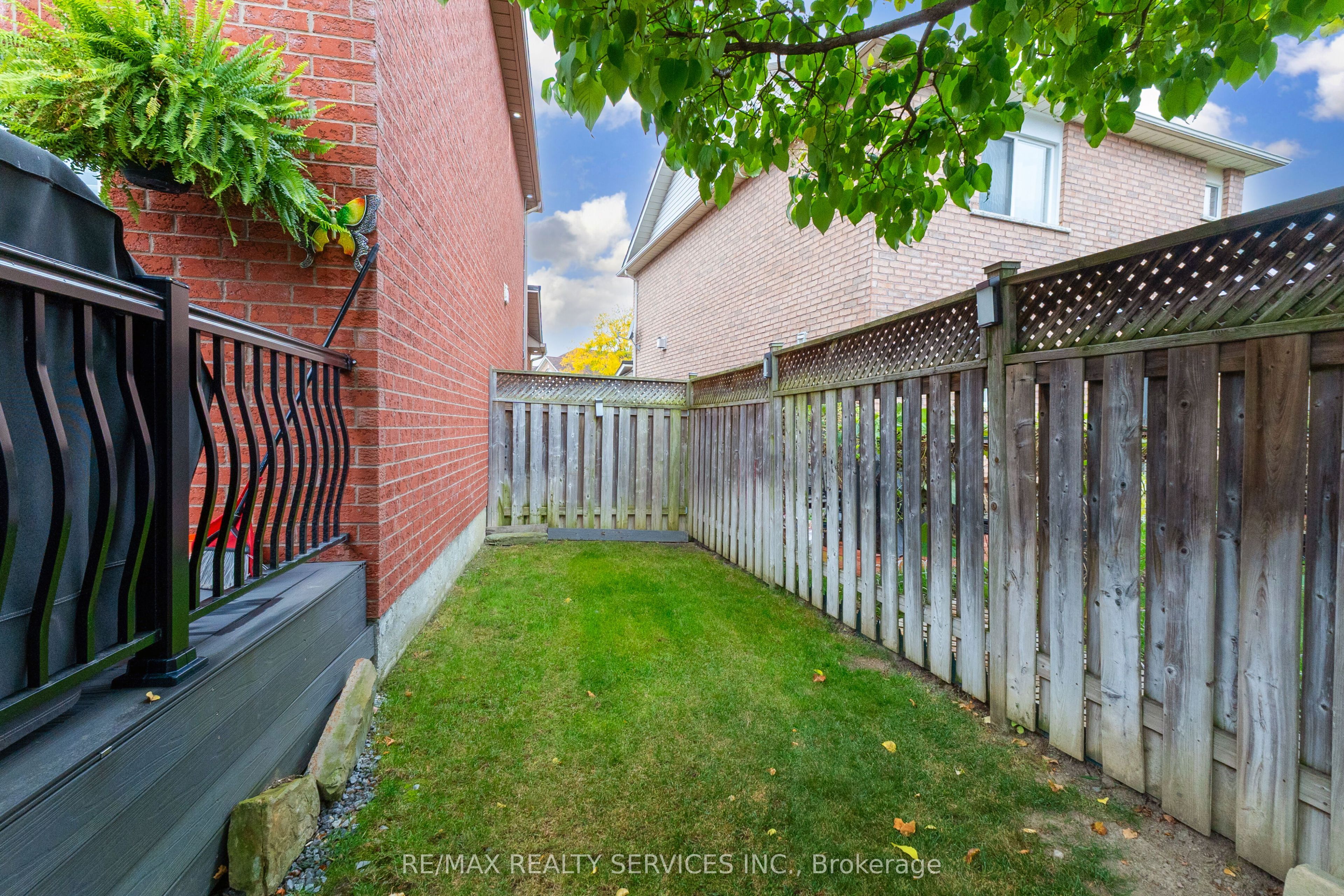 14 Redfinch Way Property Photo 44