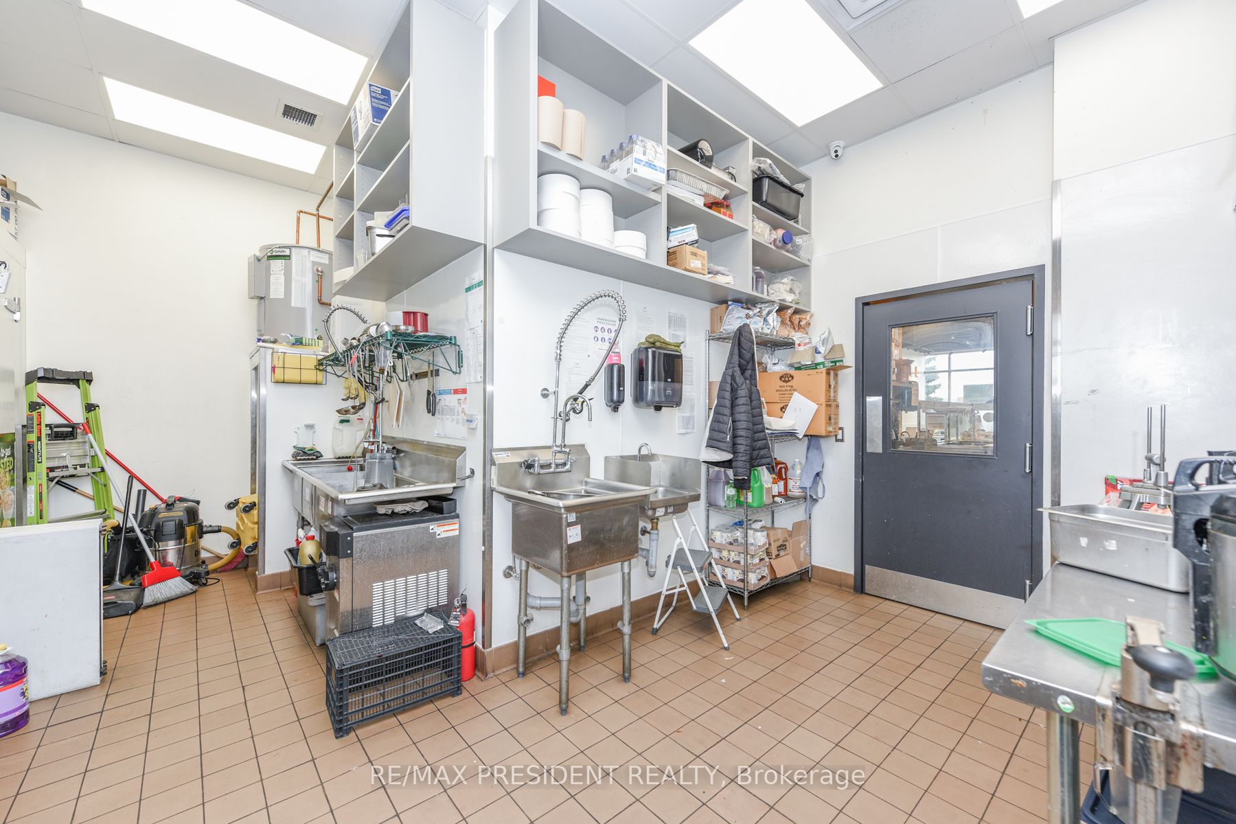 10048 Mclaughlin Road Property Photo 17