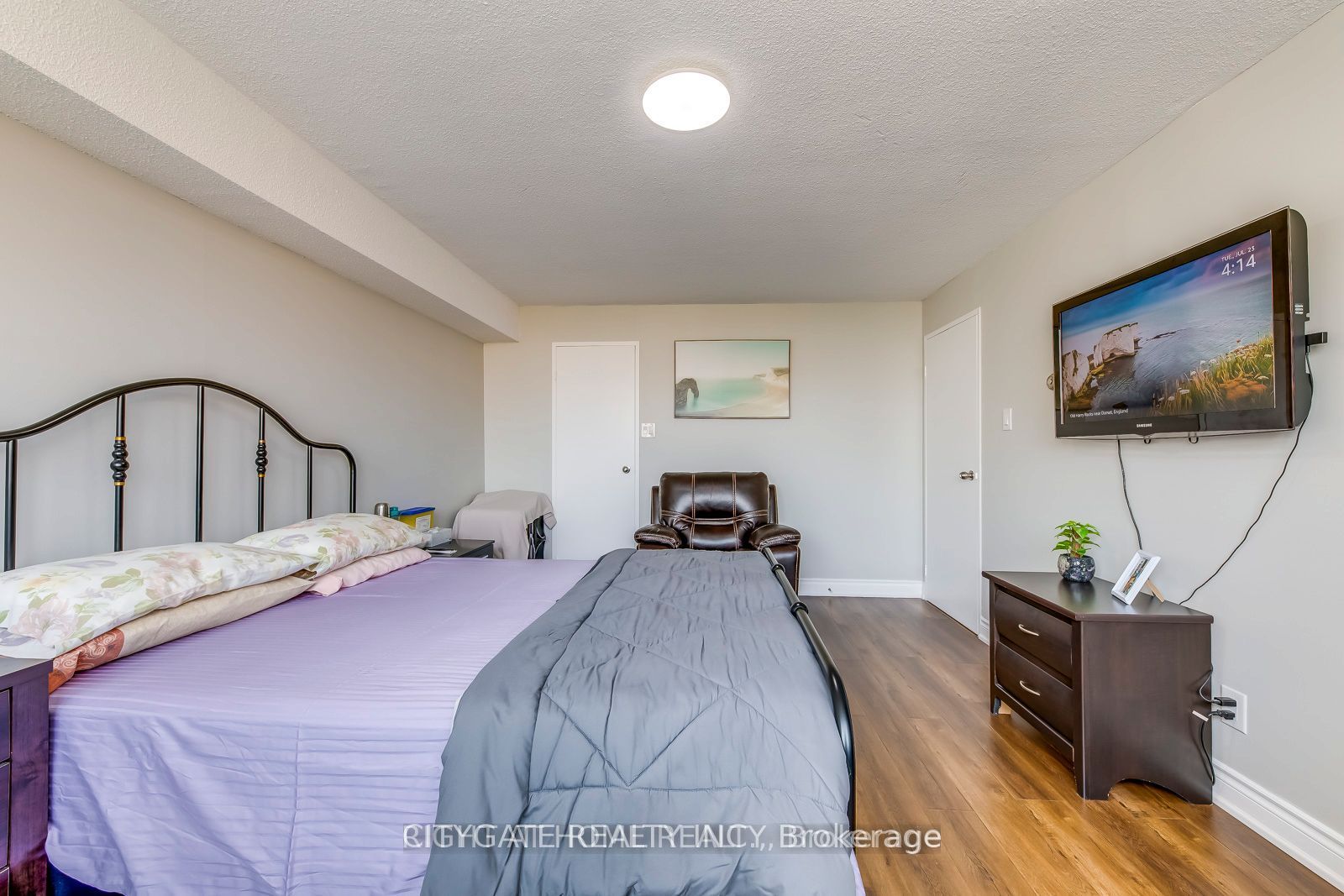 3700 Kaneff Crescent 1412 Property Photo 21