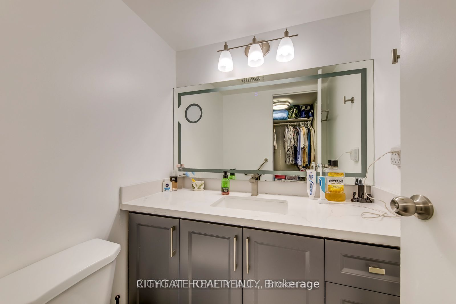 3700 Kaneff Crescent 1412 Property Photo 25