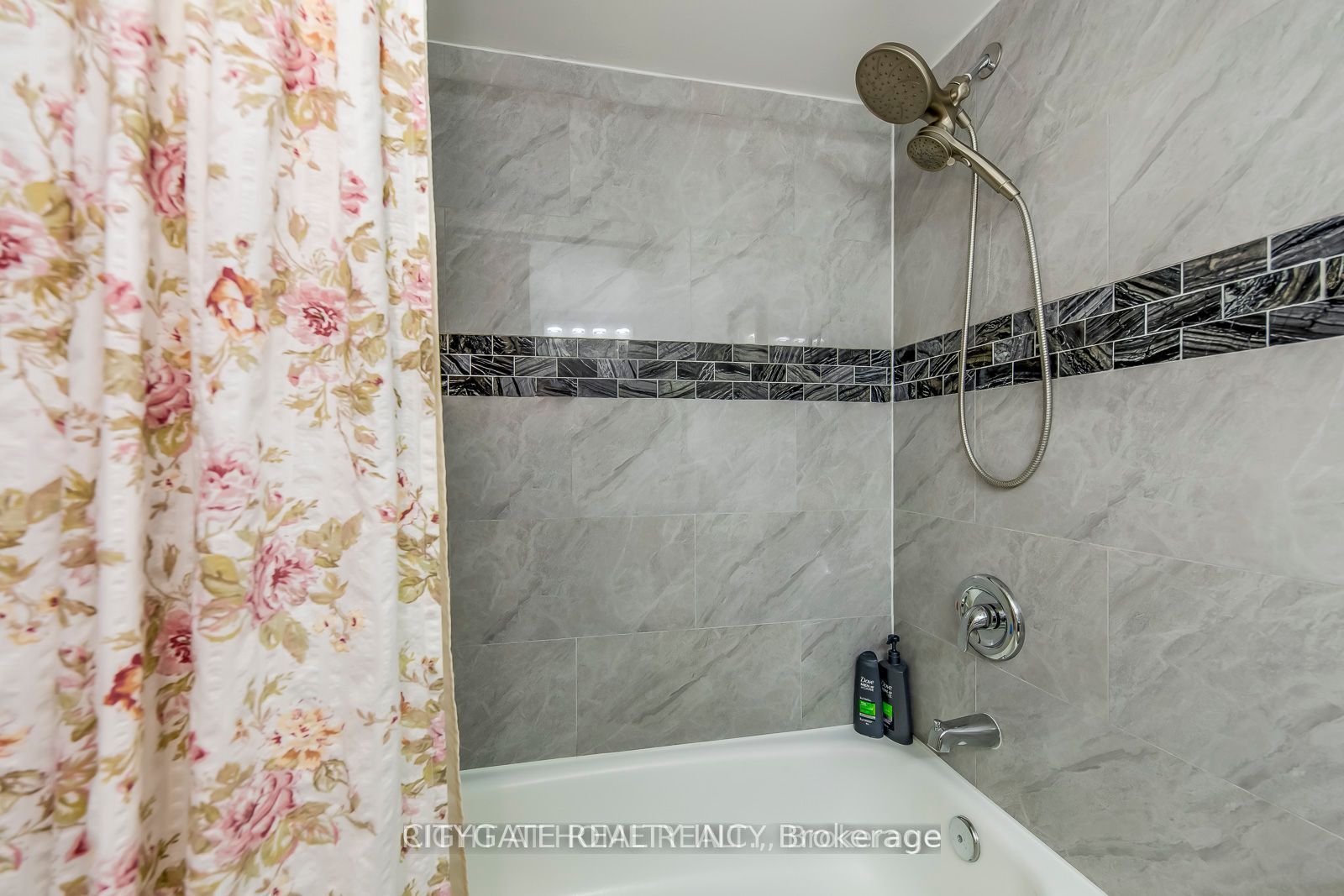 3700 Kaneff Crescent 1412 Property Photo 26