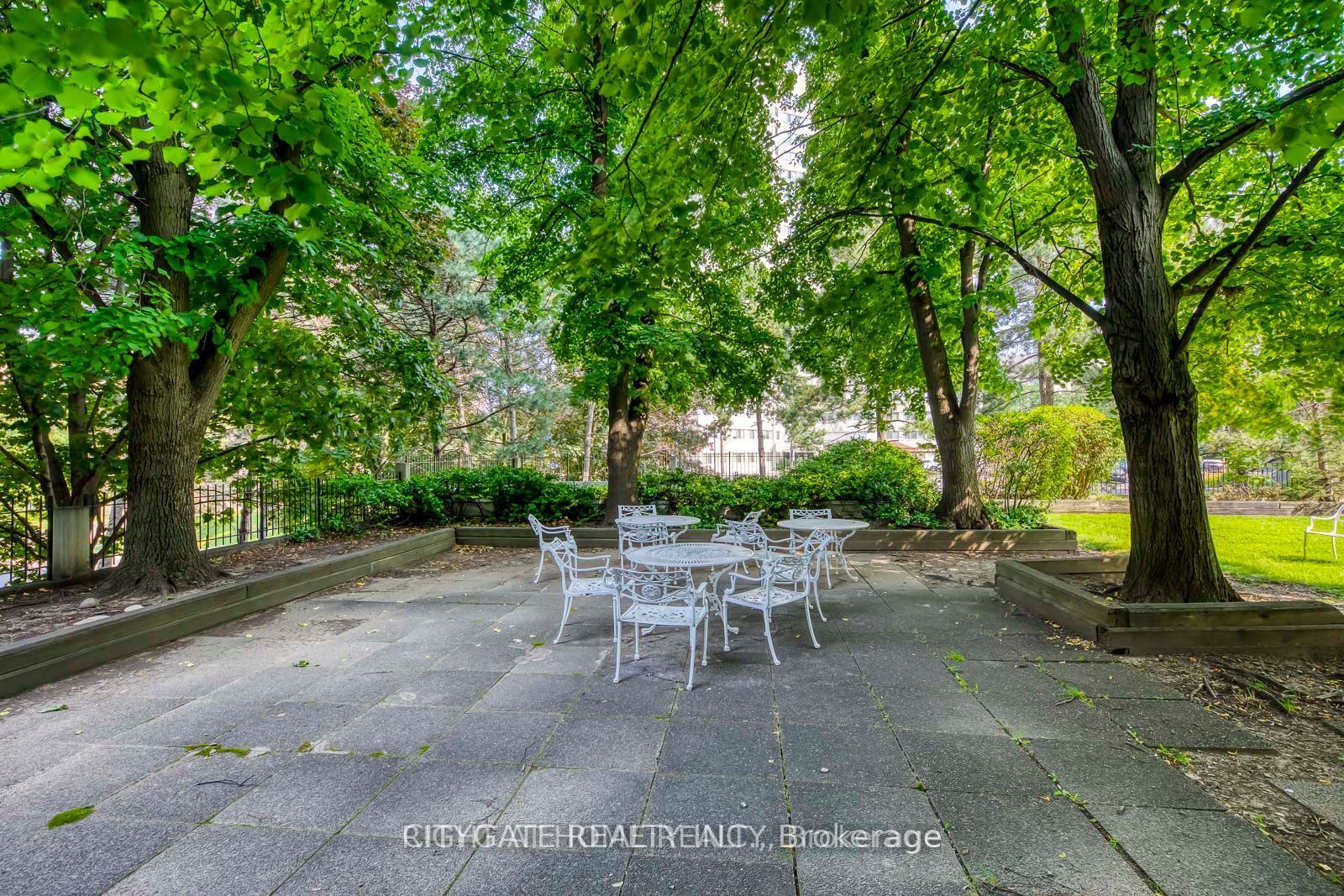 3700 Kaneff Crescent 1412 Property Photo 35