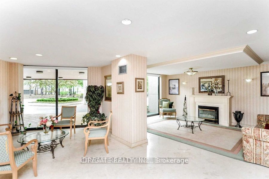 3700 Kaneff Crescent 1412 Property Photo 36