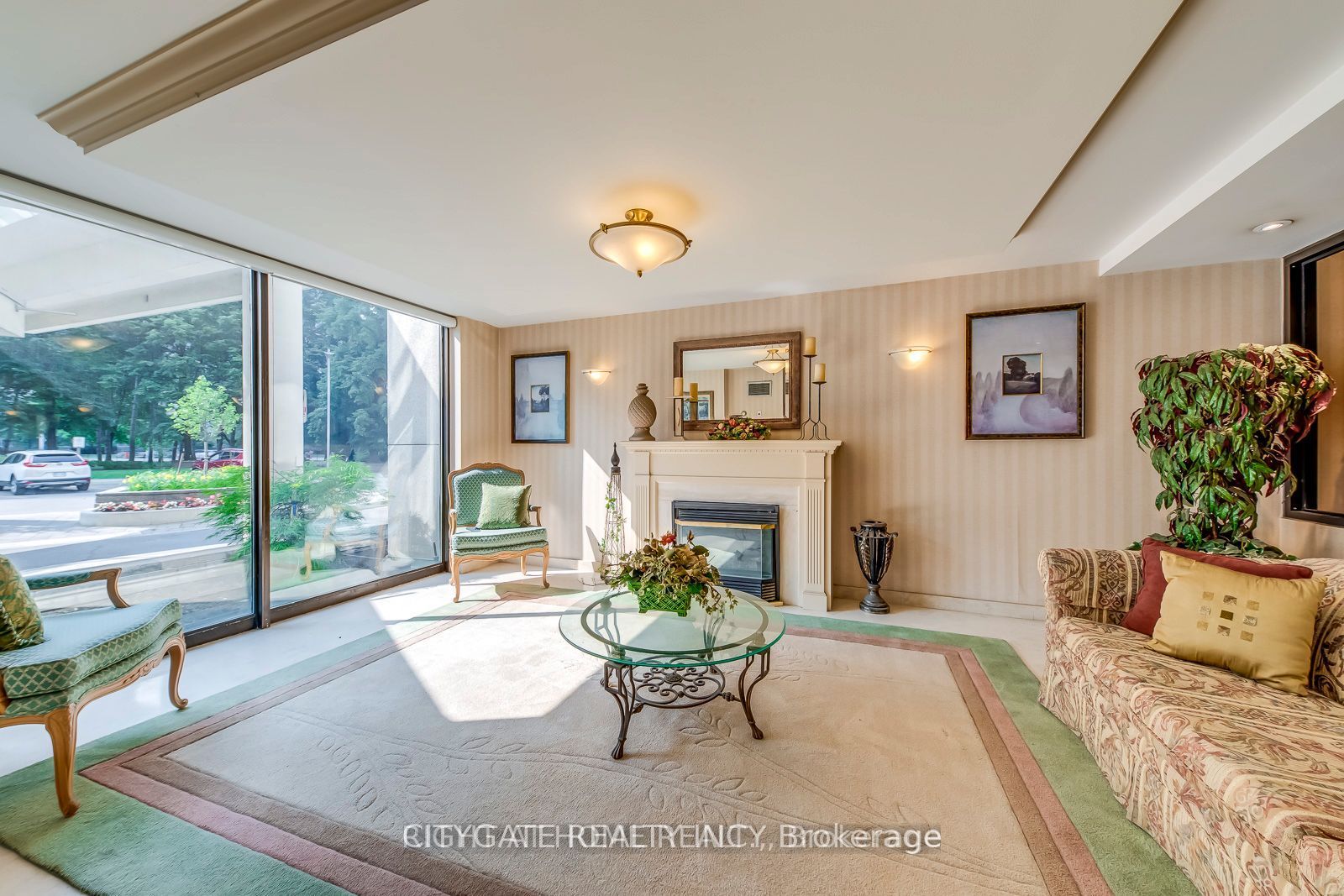 3700 Kaneff Crescent 1412 Property Photo 37