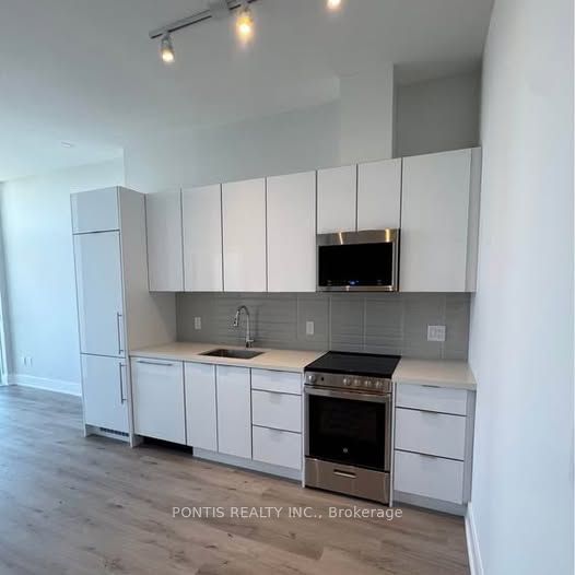 430 Square One Drive 5002 Property Photo 1