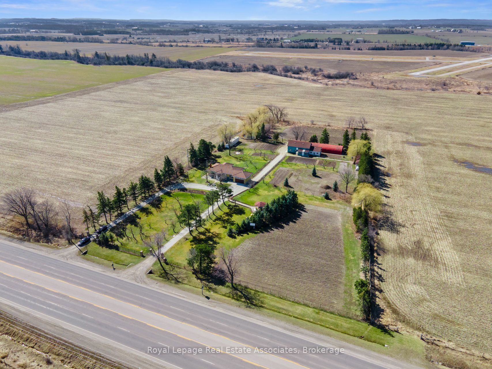 13478 Hurontario St Property Photo 5