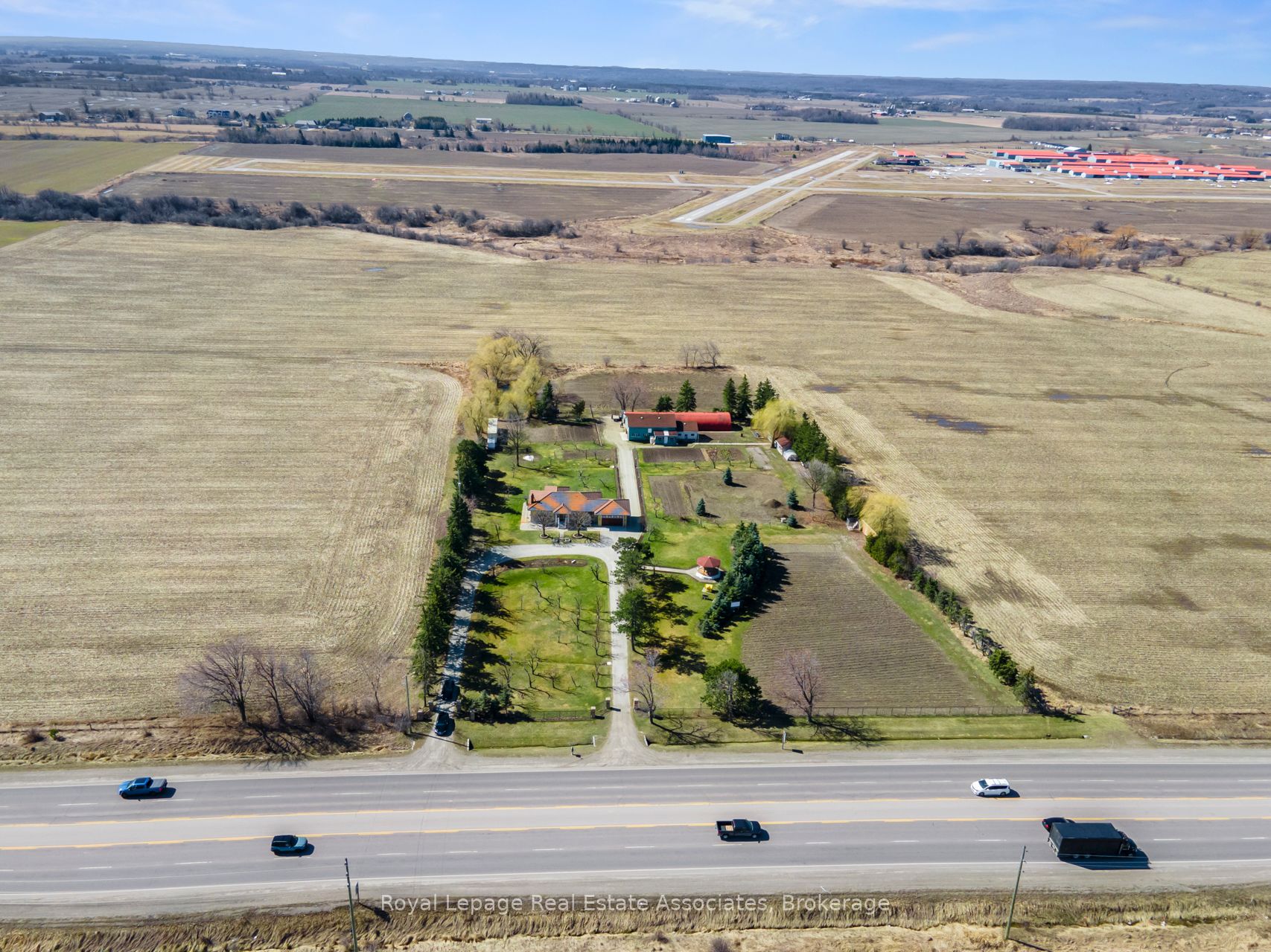 13478 Hurontario St Property Photo 8