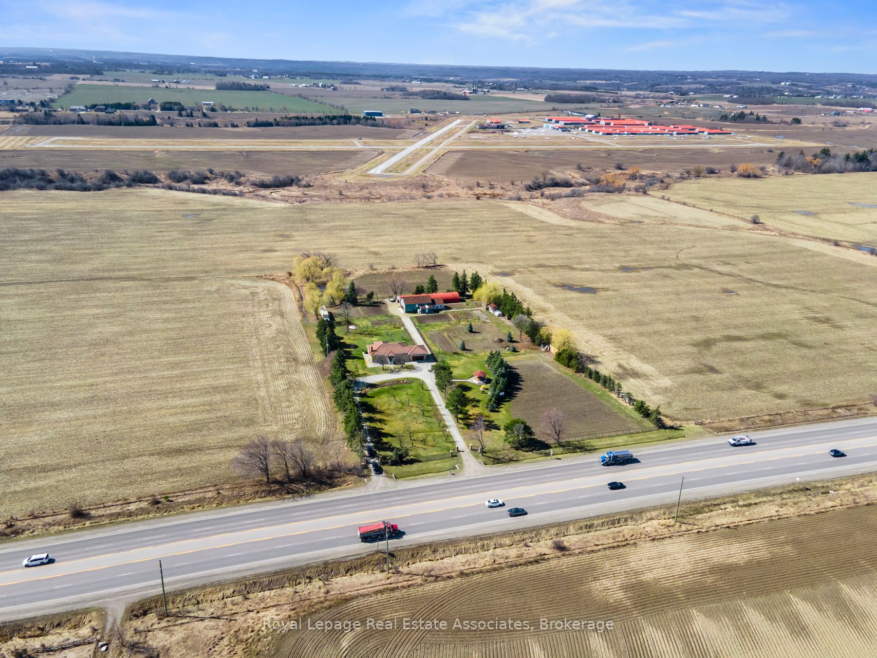 13478 Hurontario St Property Photo 9