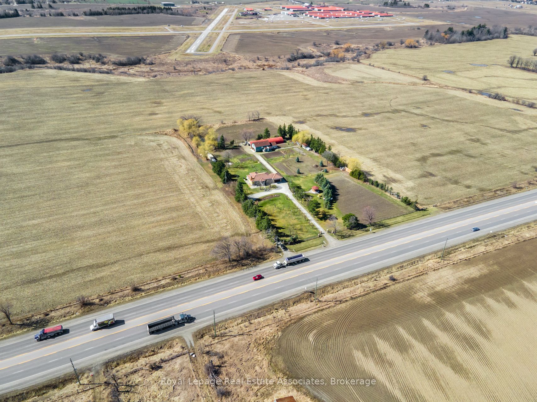 13478 Hurontario St Property Photo 11