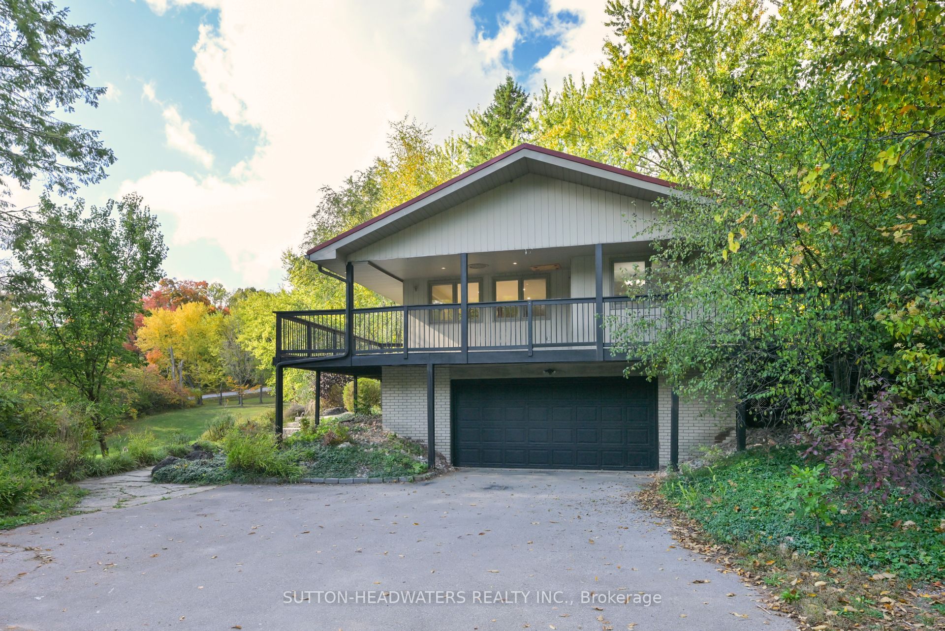 5 Cedar Drive Property Photo 2