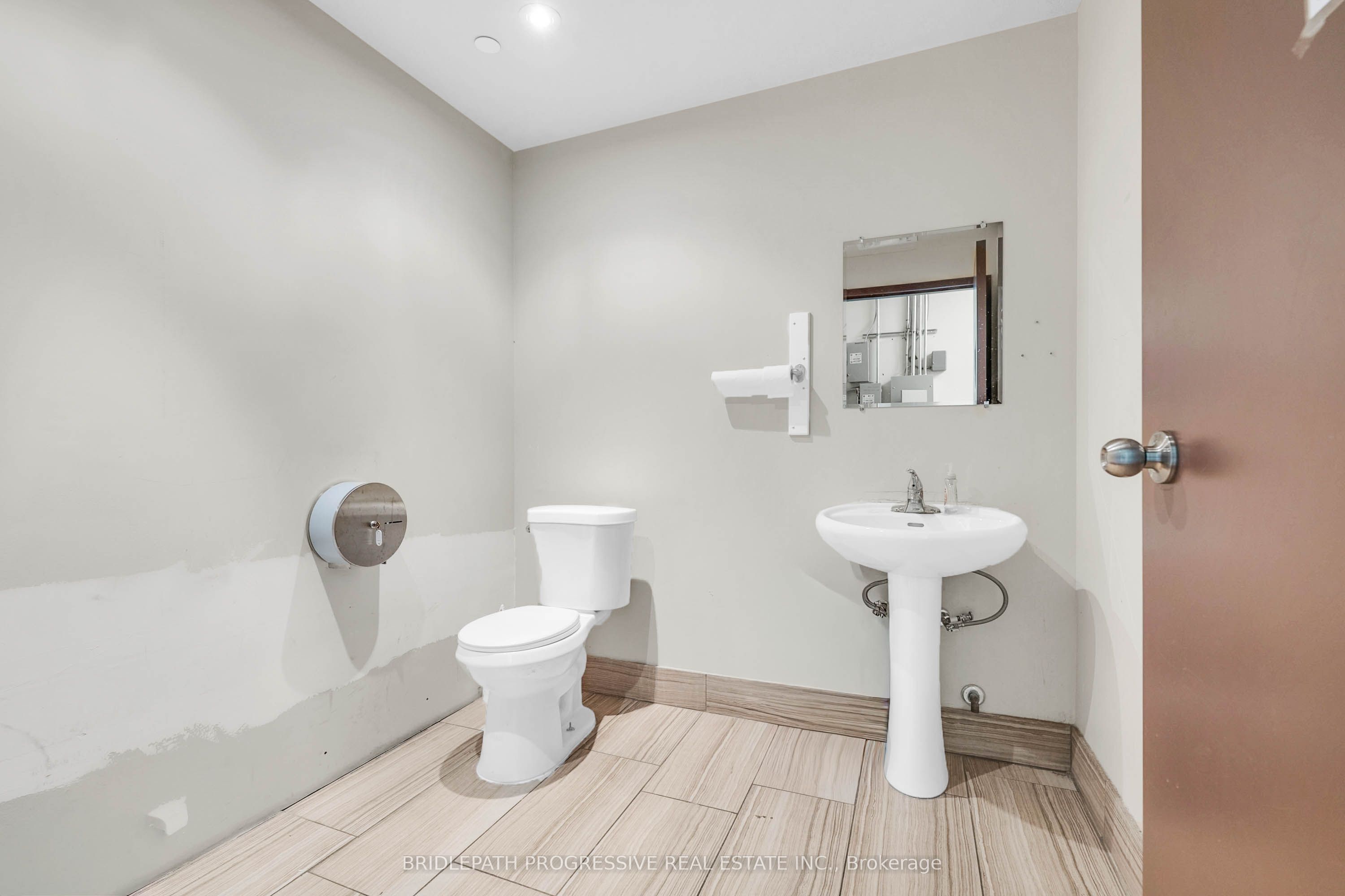 1644 Bloor Street W 3 Property Photo 25